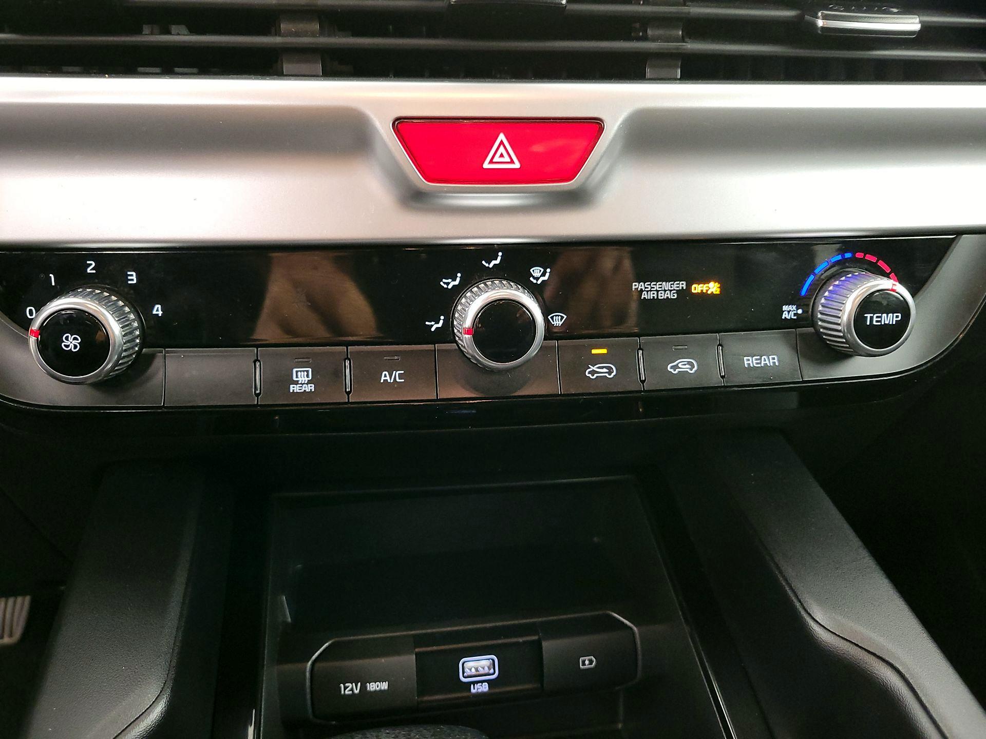 Thumbnail: 2021 Kia Telluride - 16