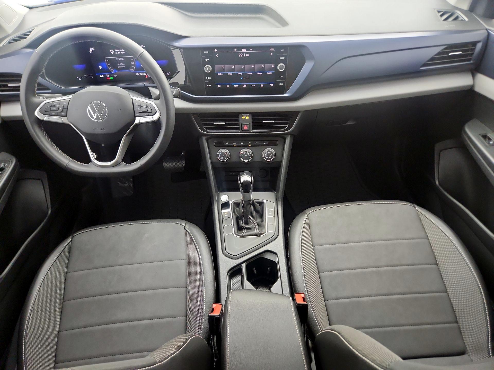 Thumbnail: 2022 Volkswagen Taos - 9