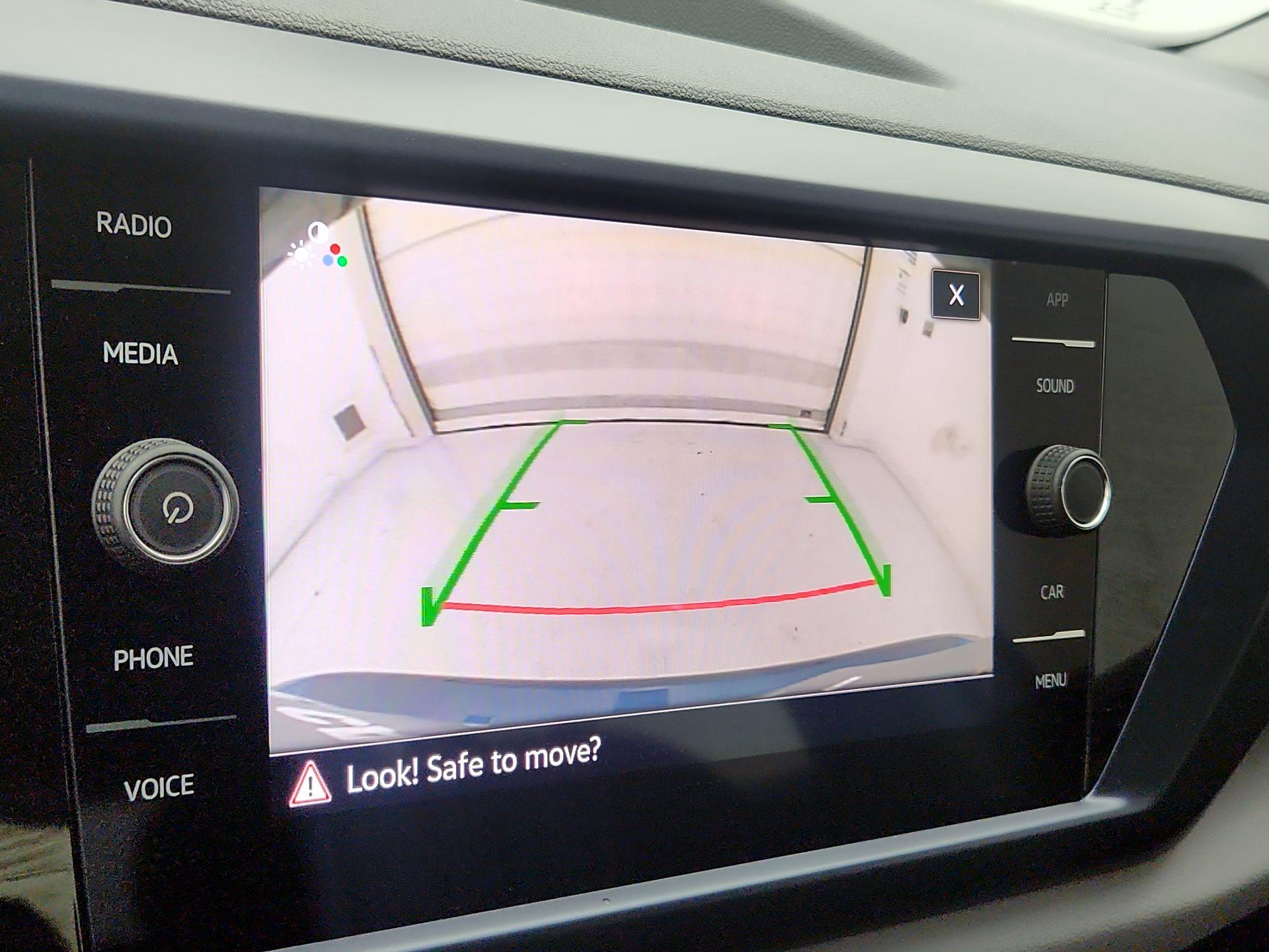 Thumbnail: 2022 Volkswagen Taos - 14