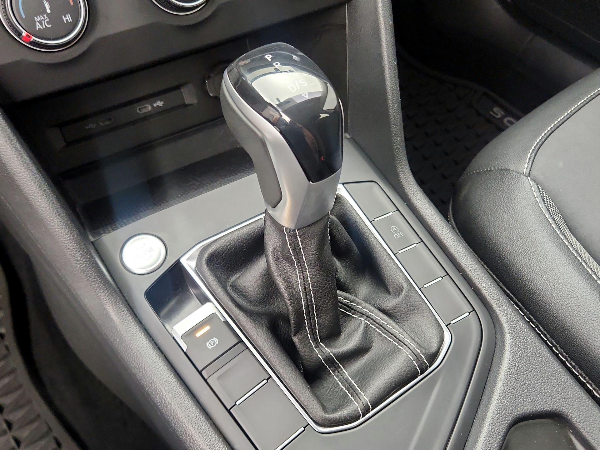 Thumbnail: 2022 Volkswagen Taos - 17