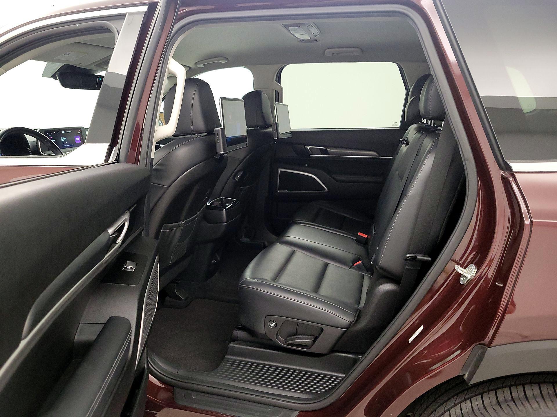 Thumbnail: 2022 Kia Telluride - 19