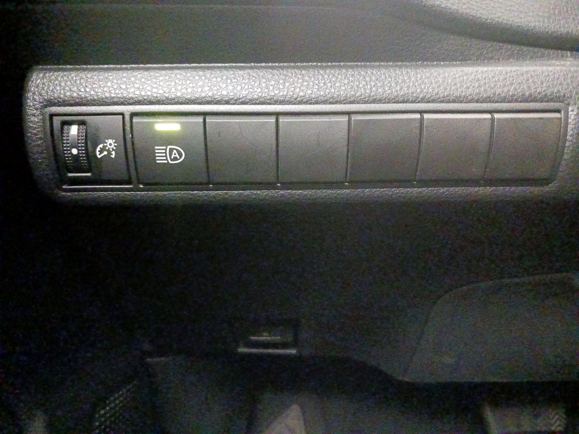 Thumbnail: 2022 Toyota Corolla - 13