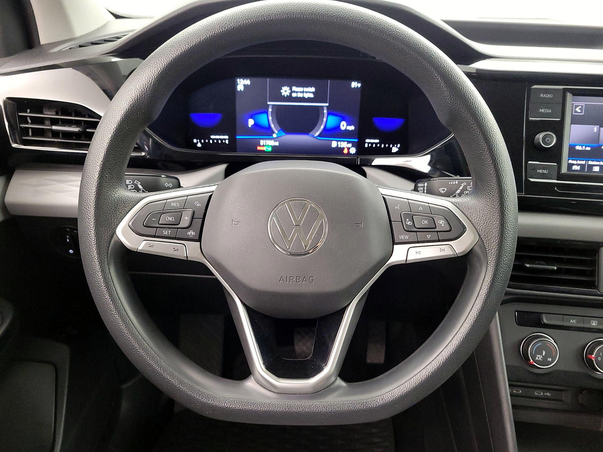 Thumbnail: 2022 Volkswagen Taos - 10