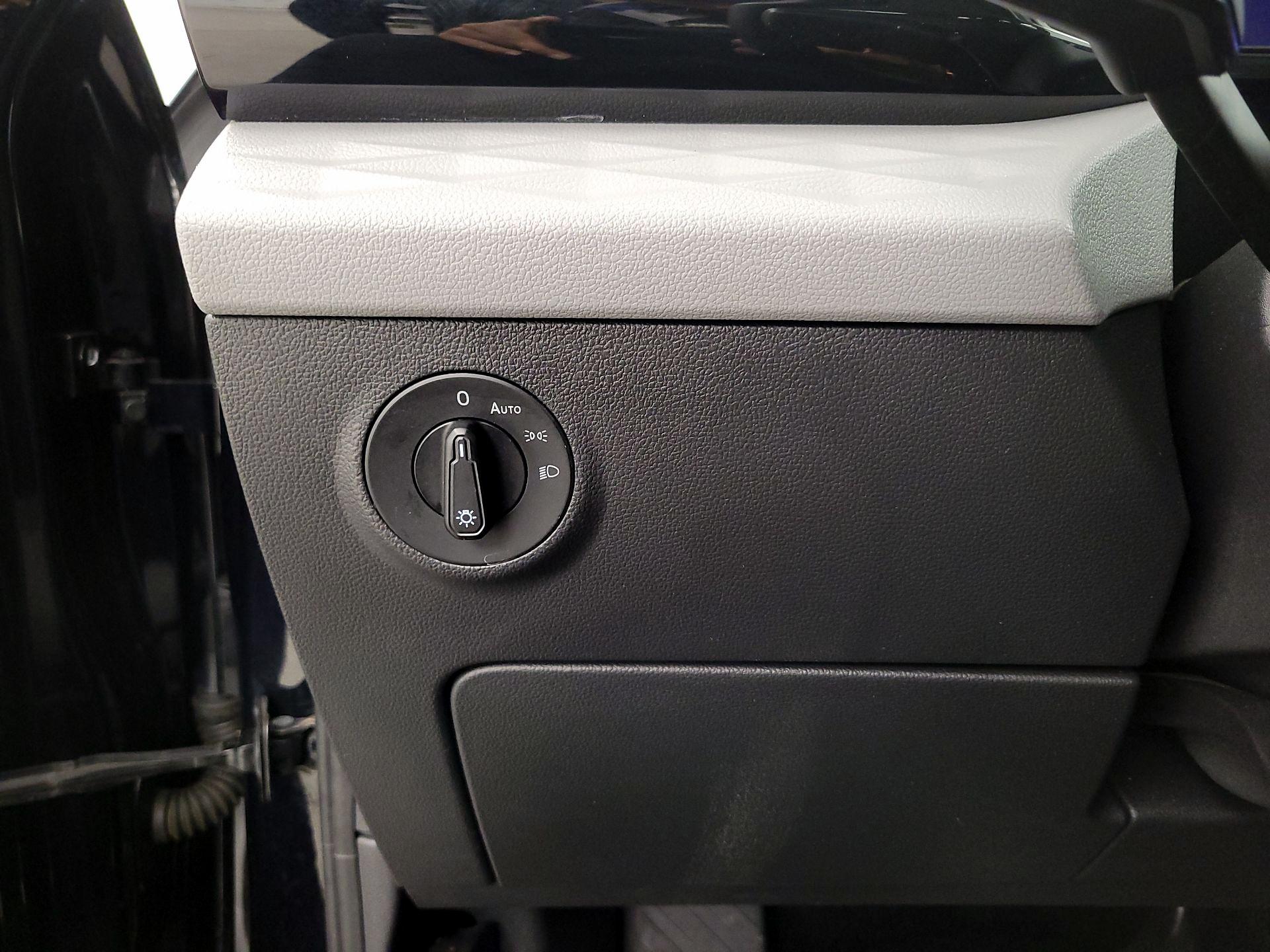 Thumbnail: 2022 Volkswagen Taos - 13