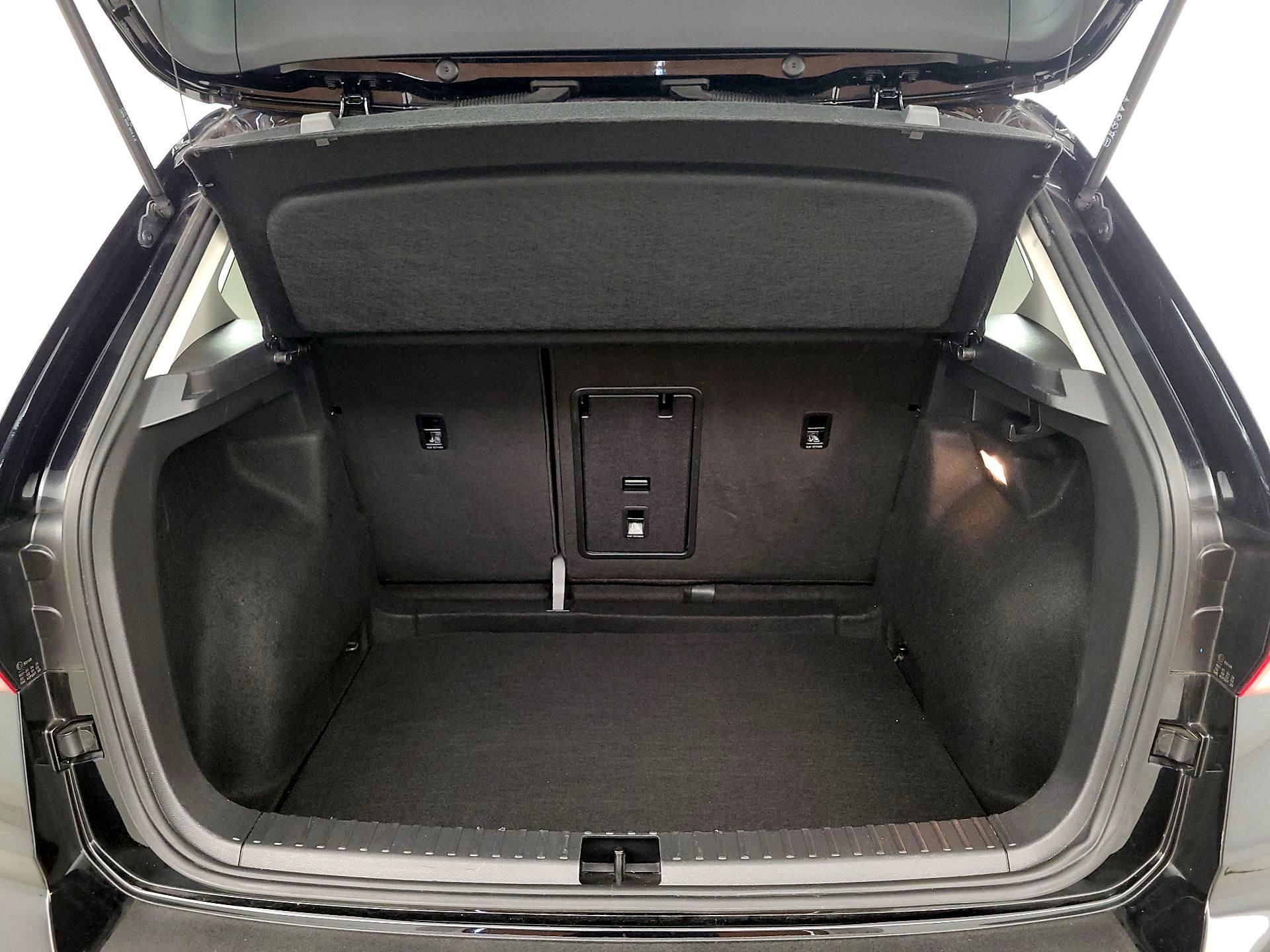 Thumbnail: 2022 Volkswagen Taos - 20