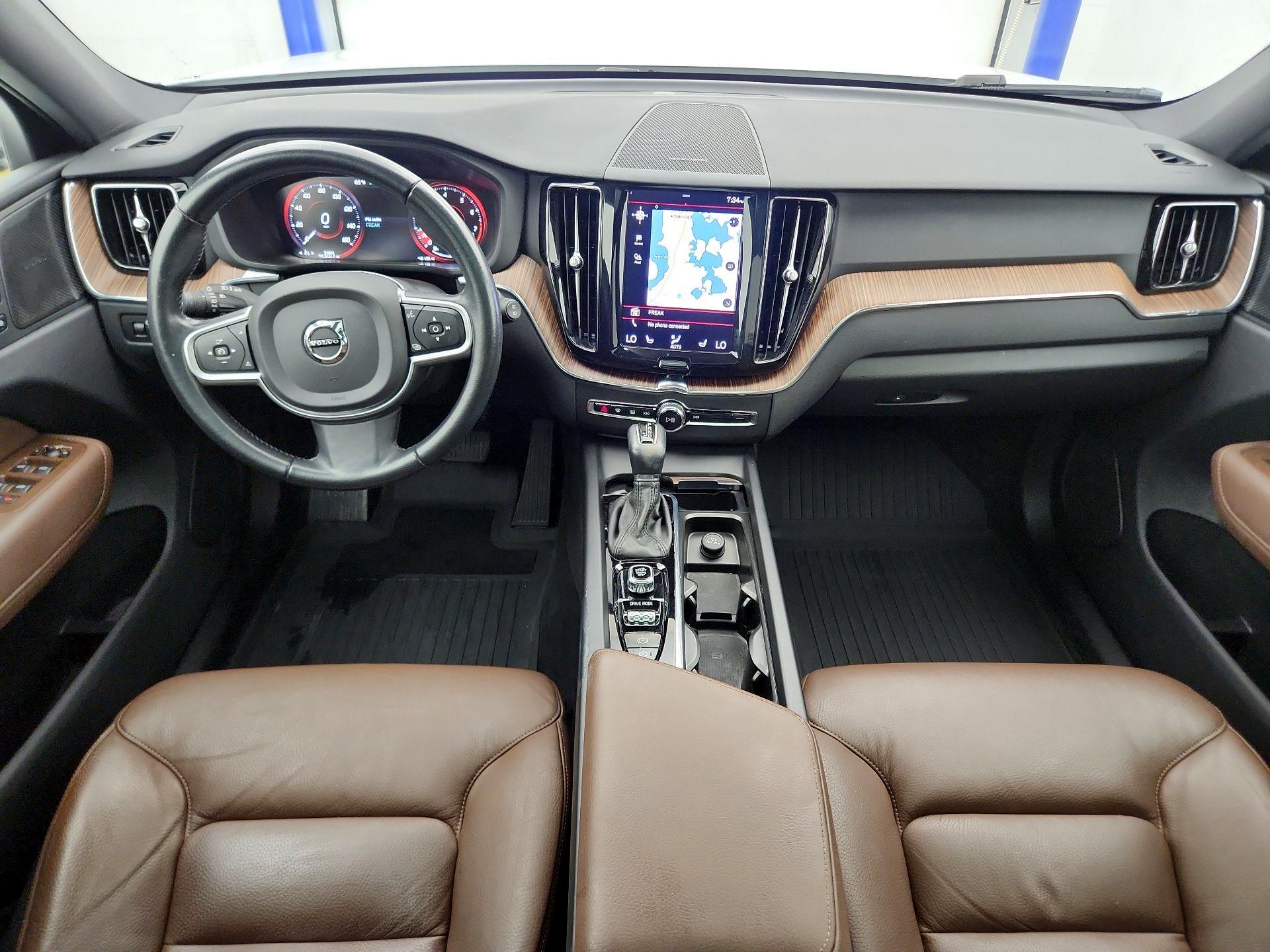 Thumbnail: 2021 Volvo XC60 - 9