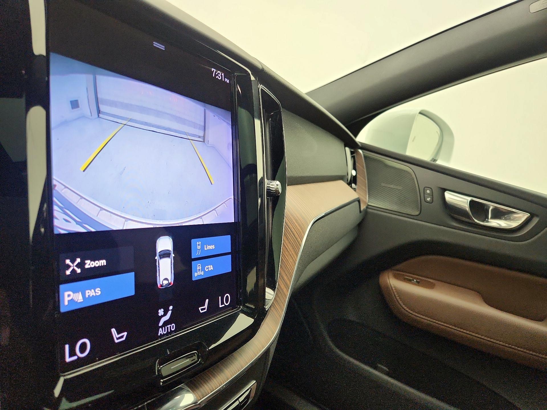 Thumbnail: 2021 Volvo XC60 - 15