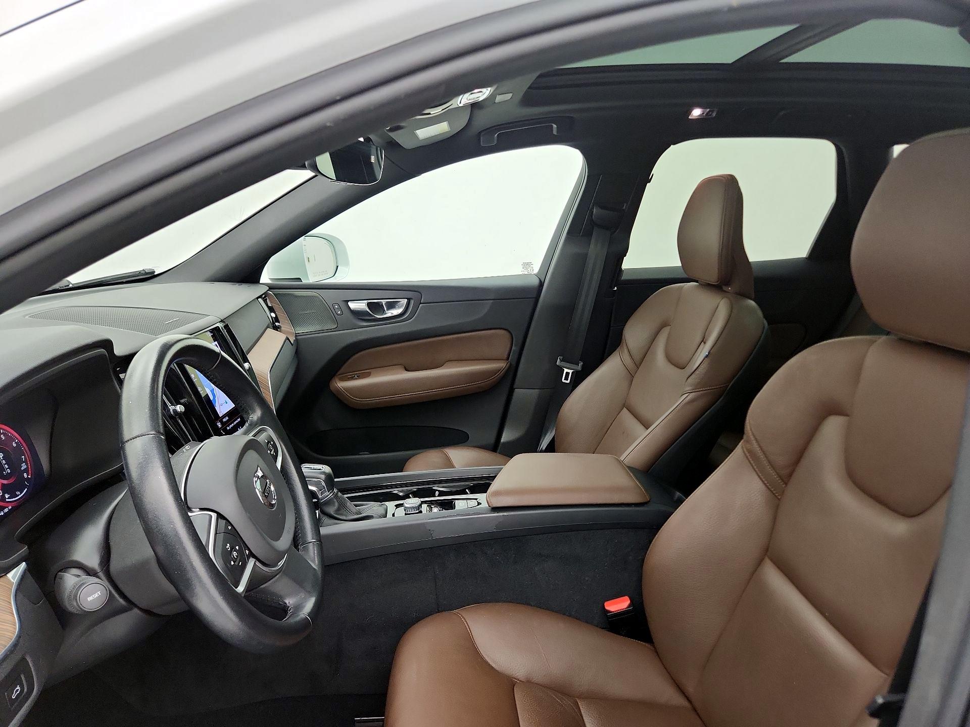 Thumbnail: 2021 Volvo XC60 - 20