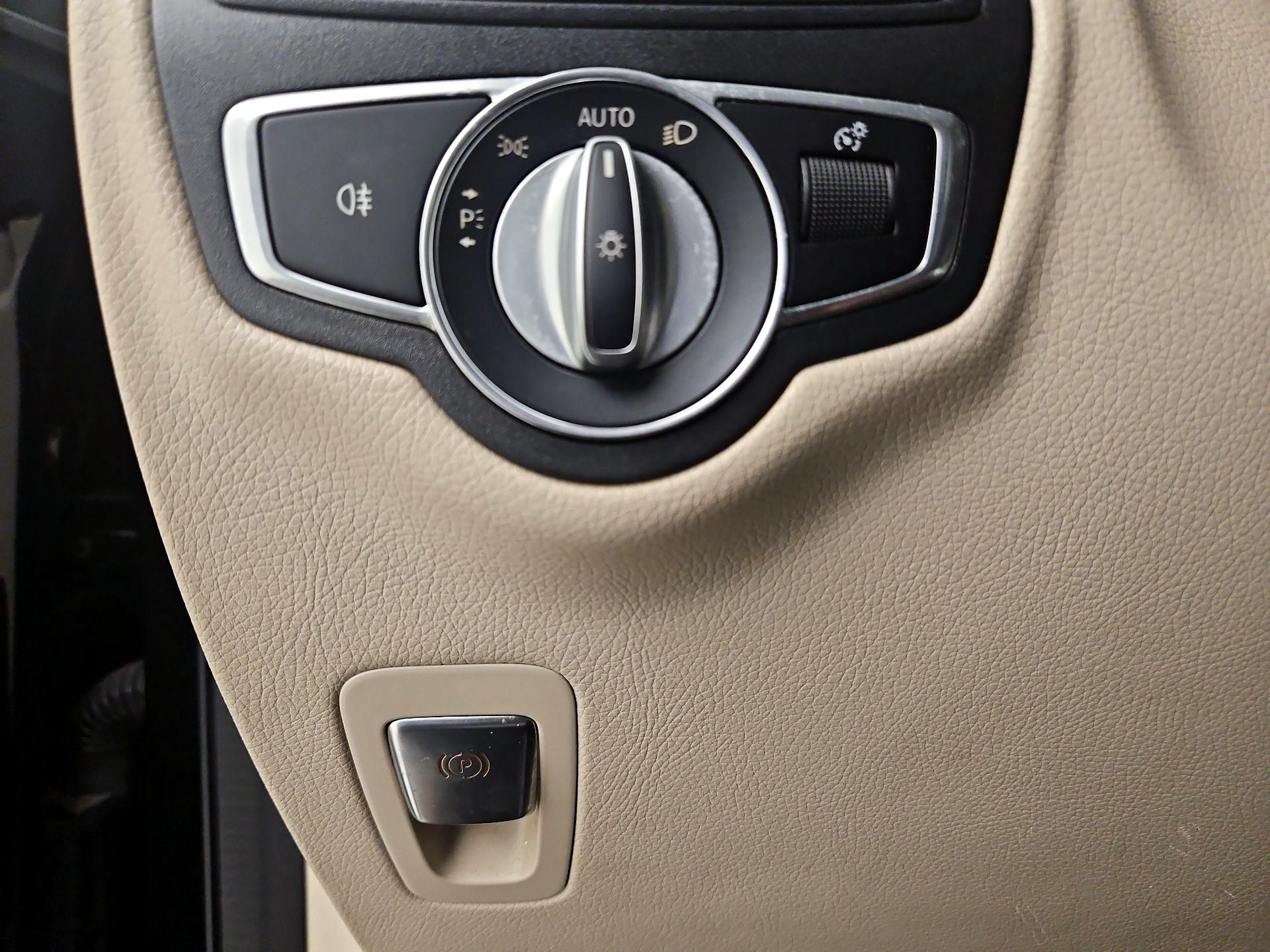 Thumbnail: 2019 Mercedes-Benz GLC - 13