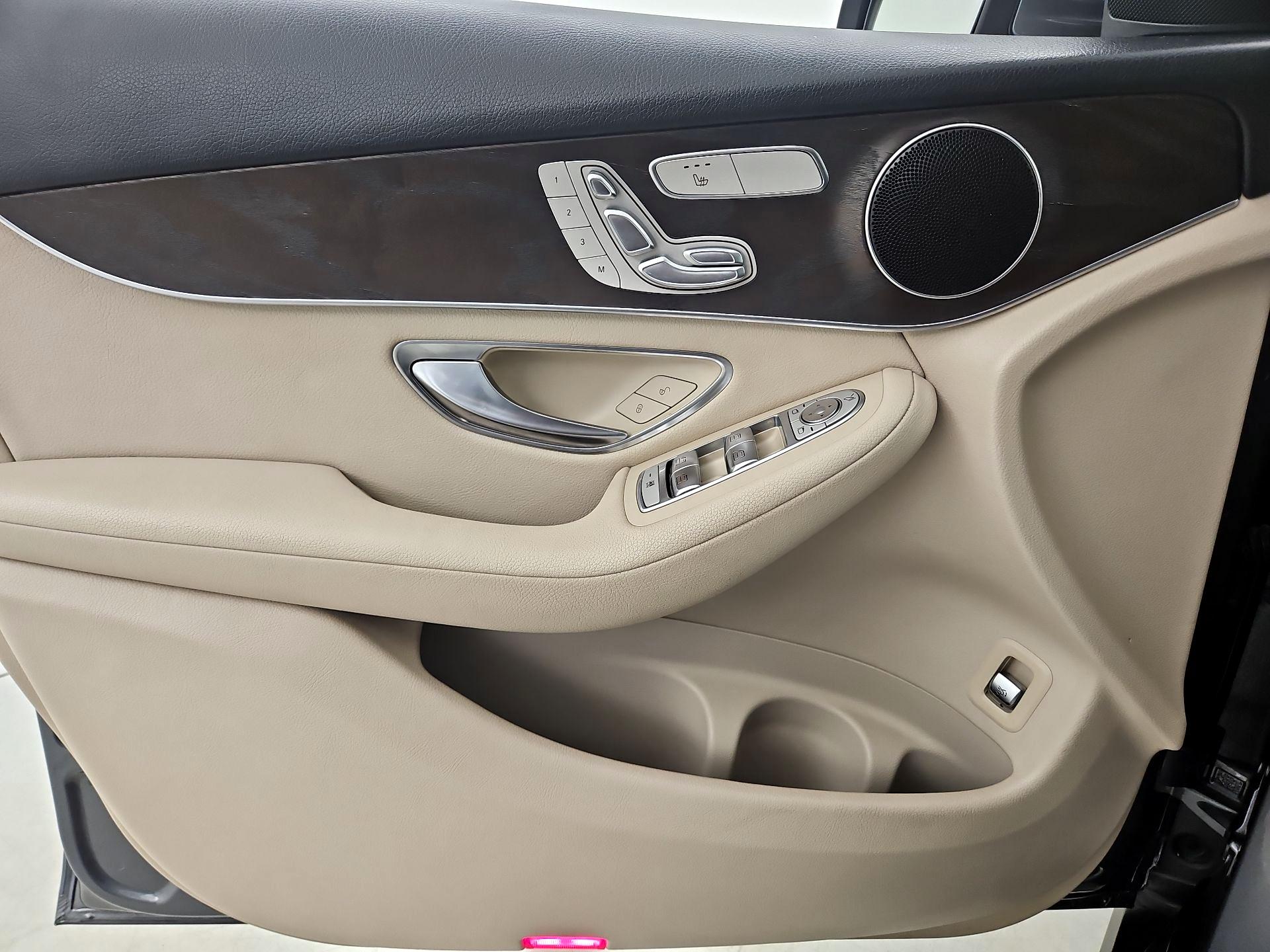 Thumbnail: 2019 Mercedes-Benz GLC - 12