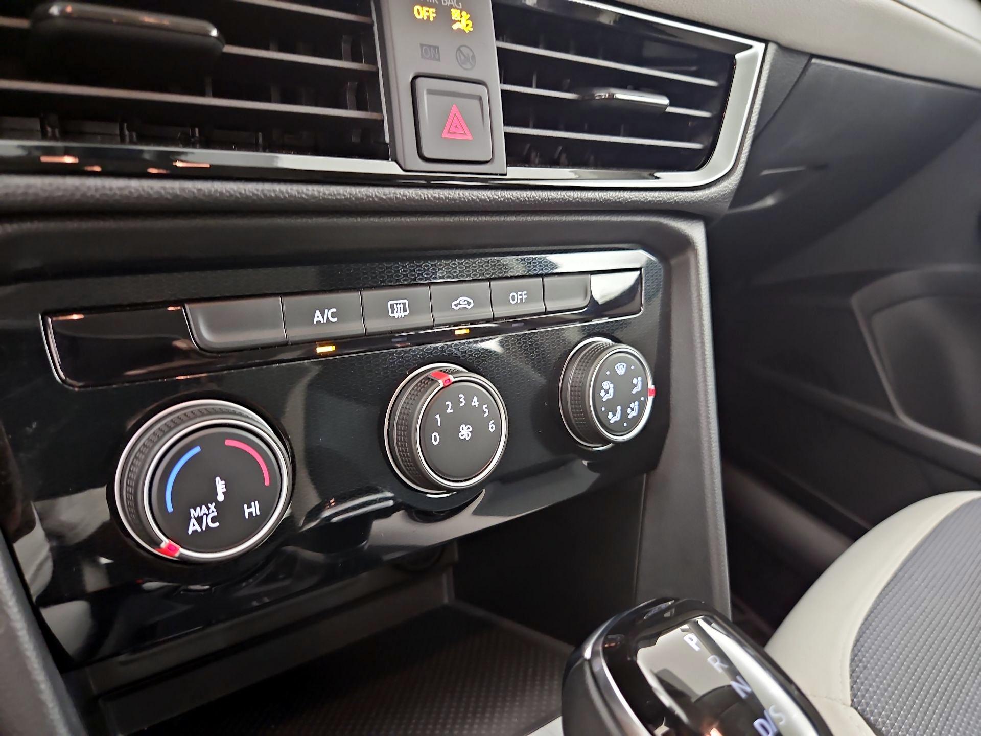 Thumbnail: 2025 Volkswagen Taos - 16