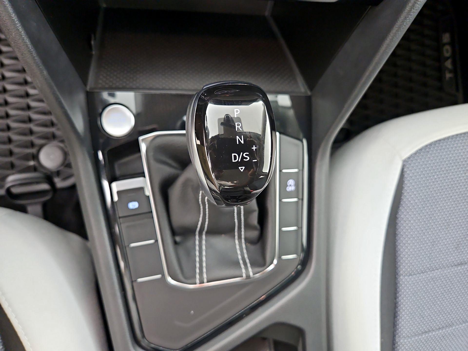 Thumbnail: 2025 Volkswagen Taos - 17