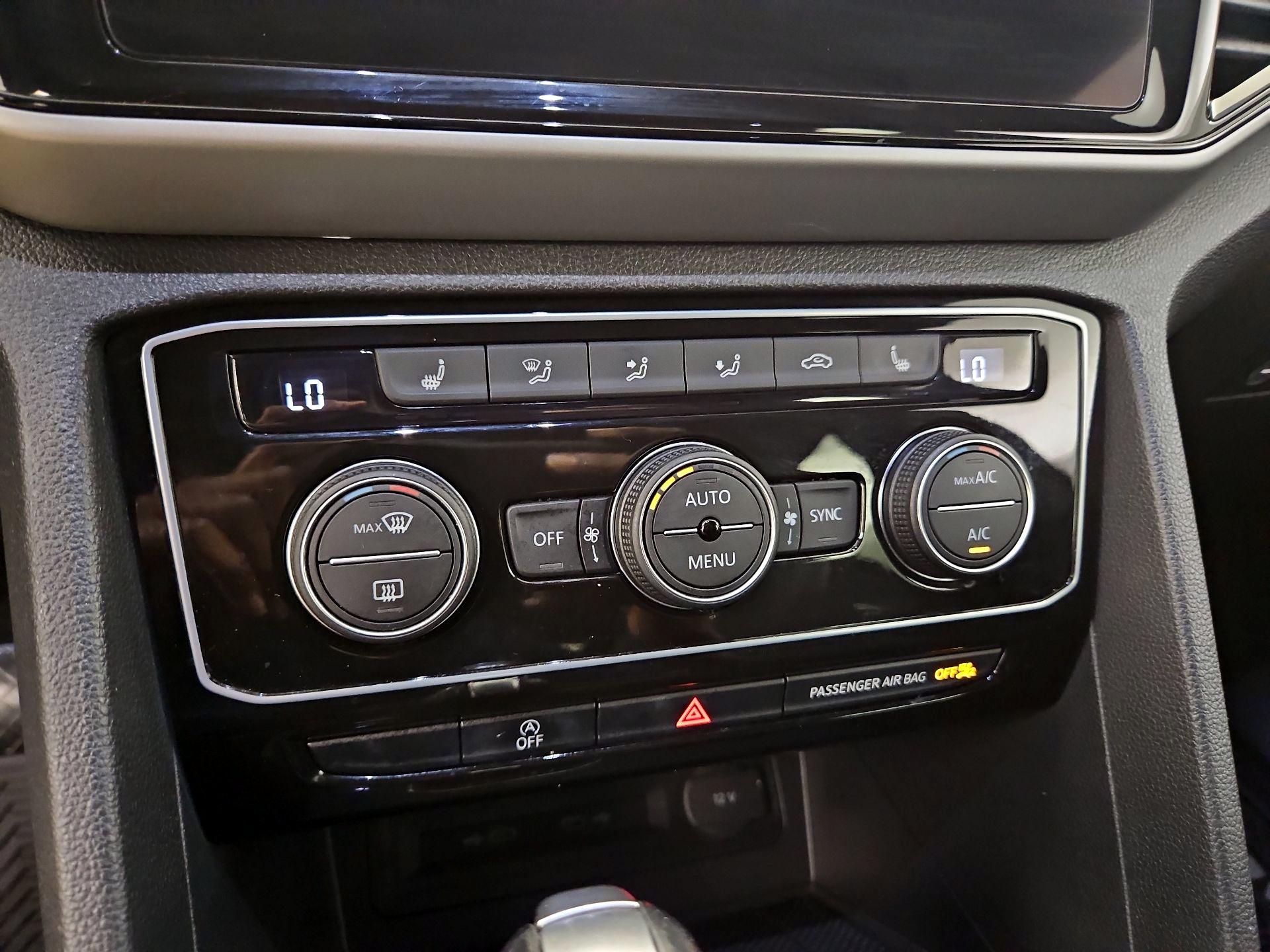 Thumbnail: 2022 Volkswagen Atlas - 16