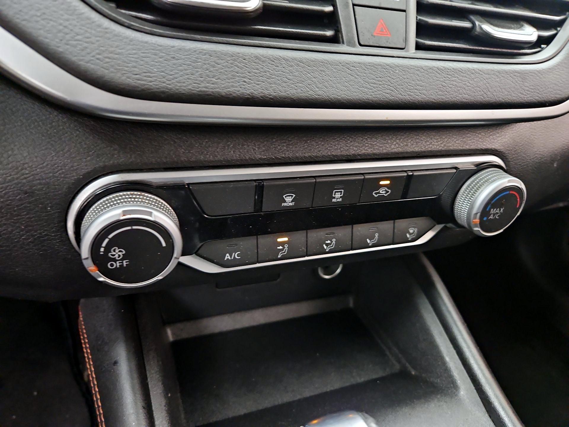 Thumbnail: 2020 Nissan Altima - 15