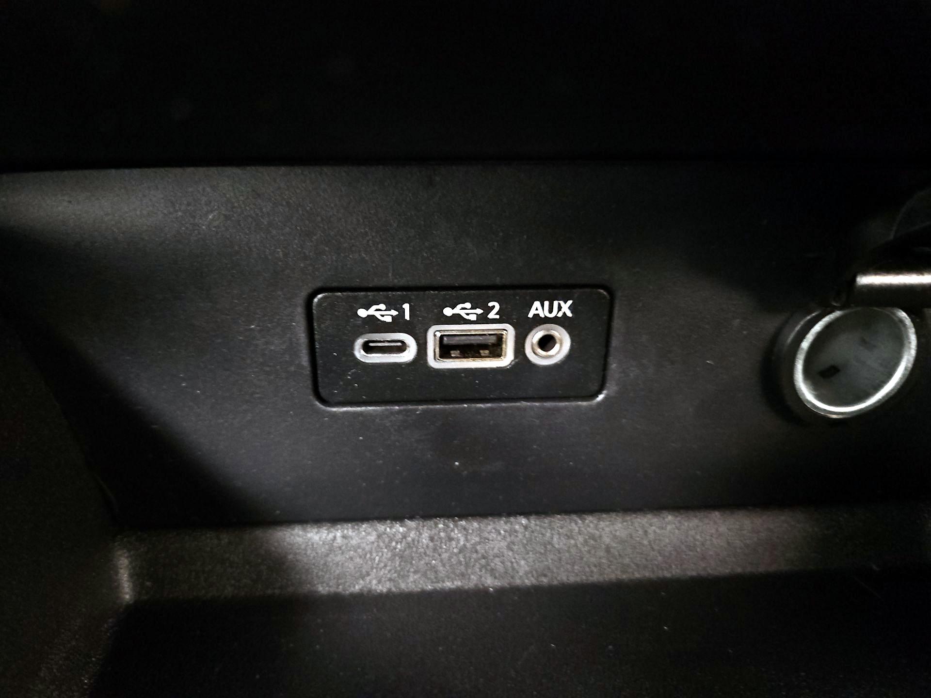 Thumbnail: 2020 Nissan Altima - 17