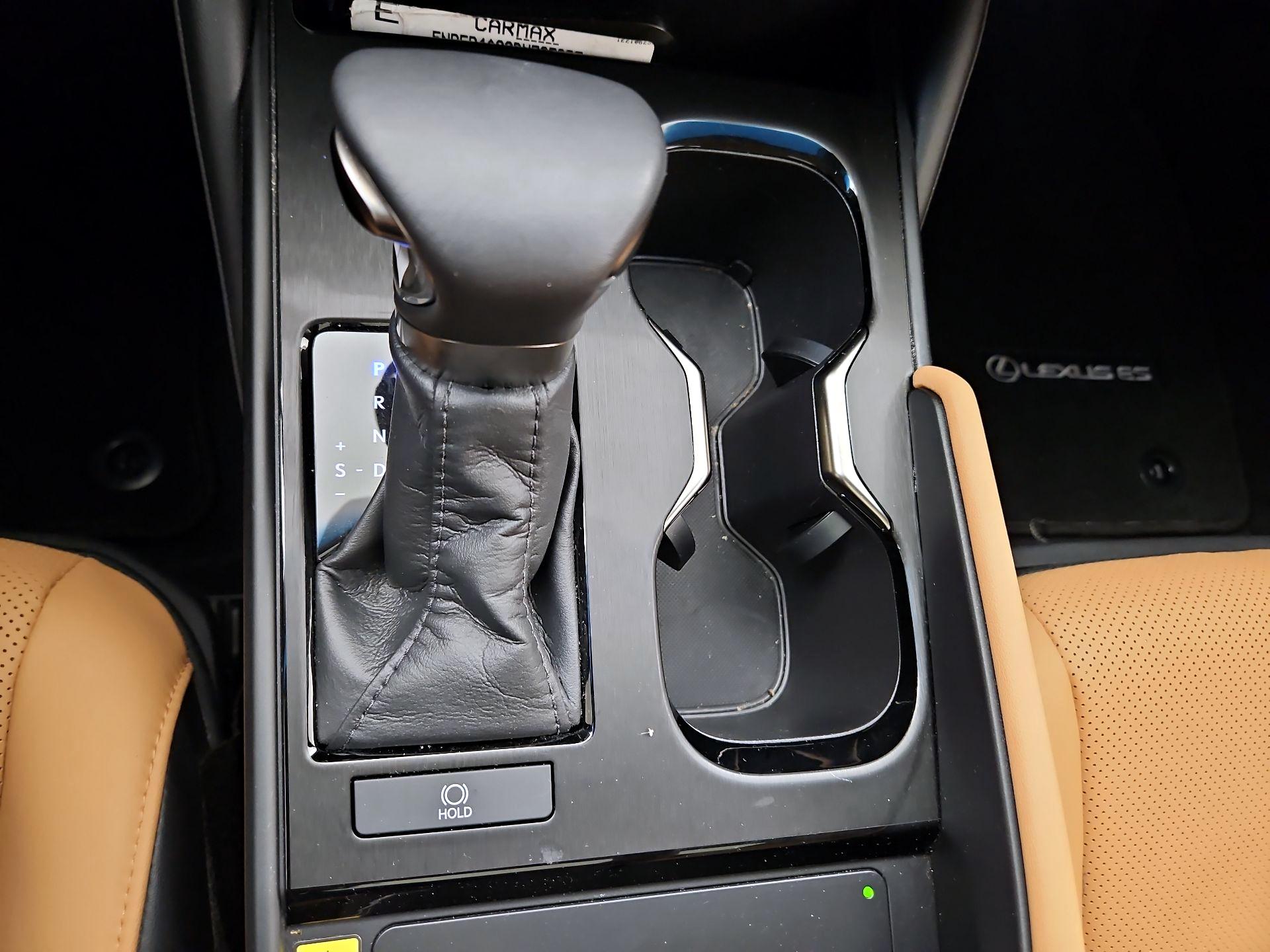 Thumbnail: 2023 Lexus ES - 17