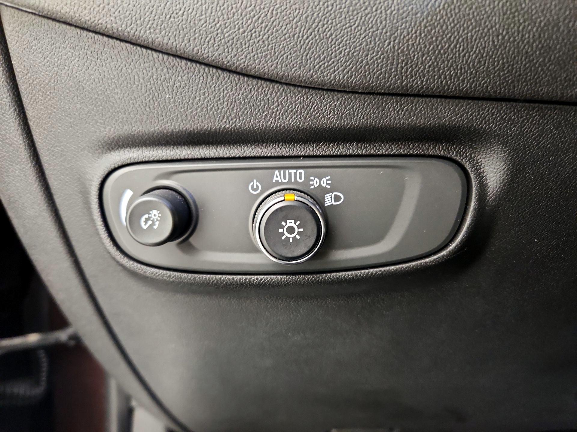 Thumbnail: 2020 Chevrolet Equinox - 13