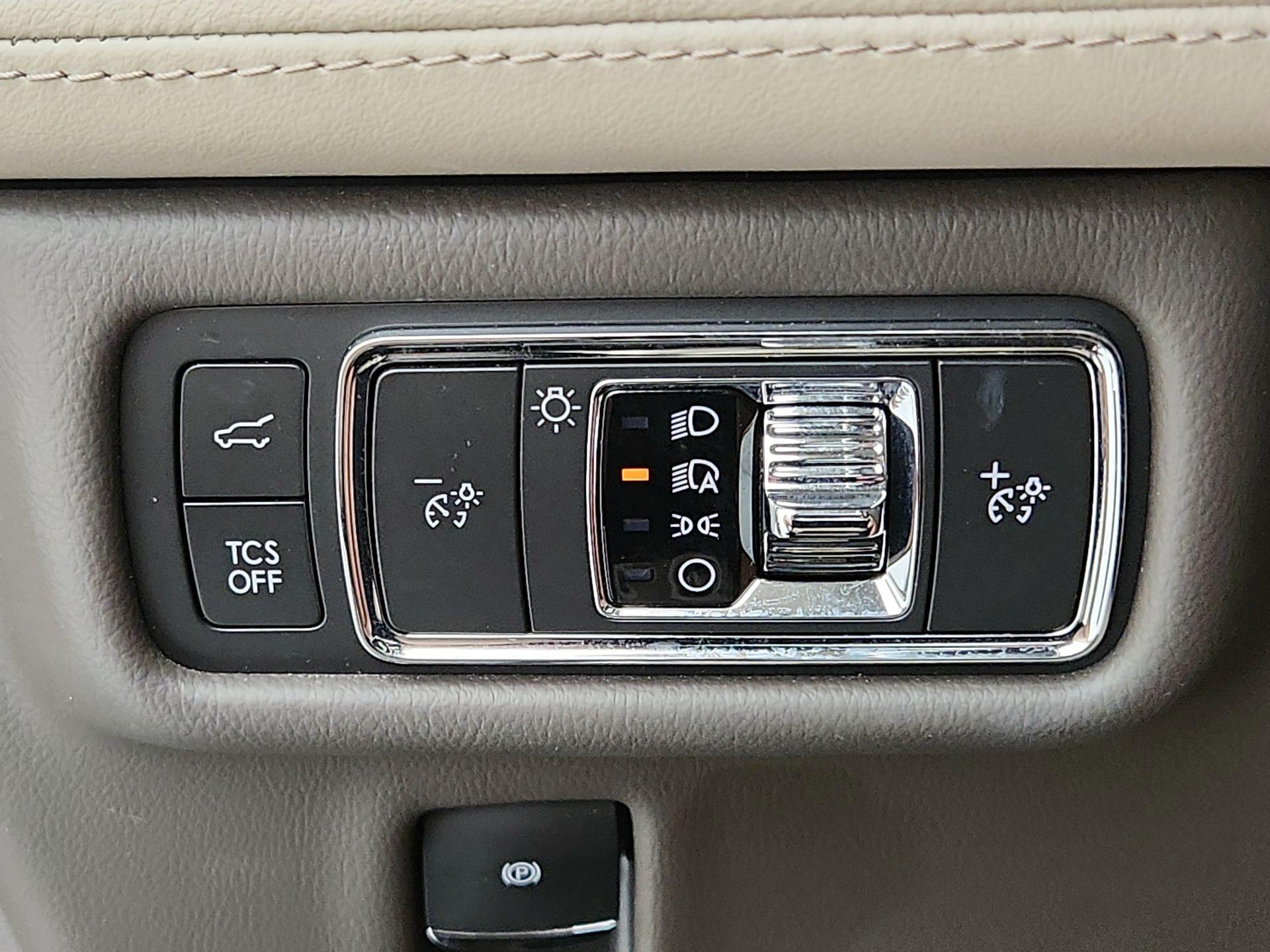 Thumbnail: 2022 Lincoln Nautilus - 13