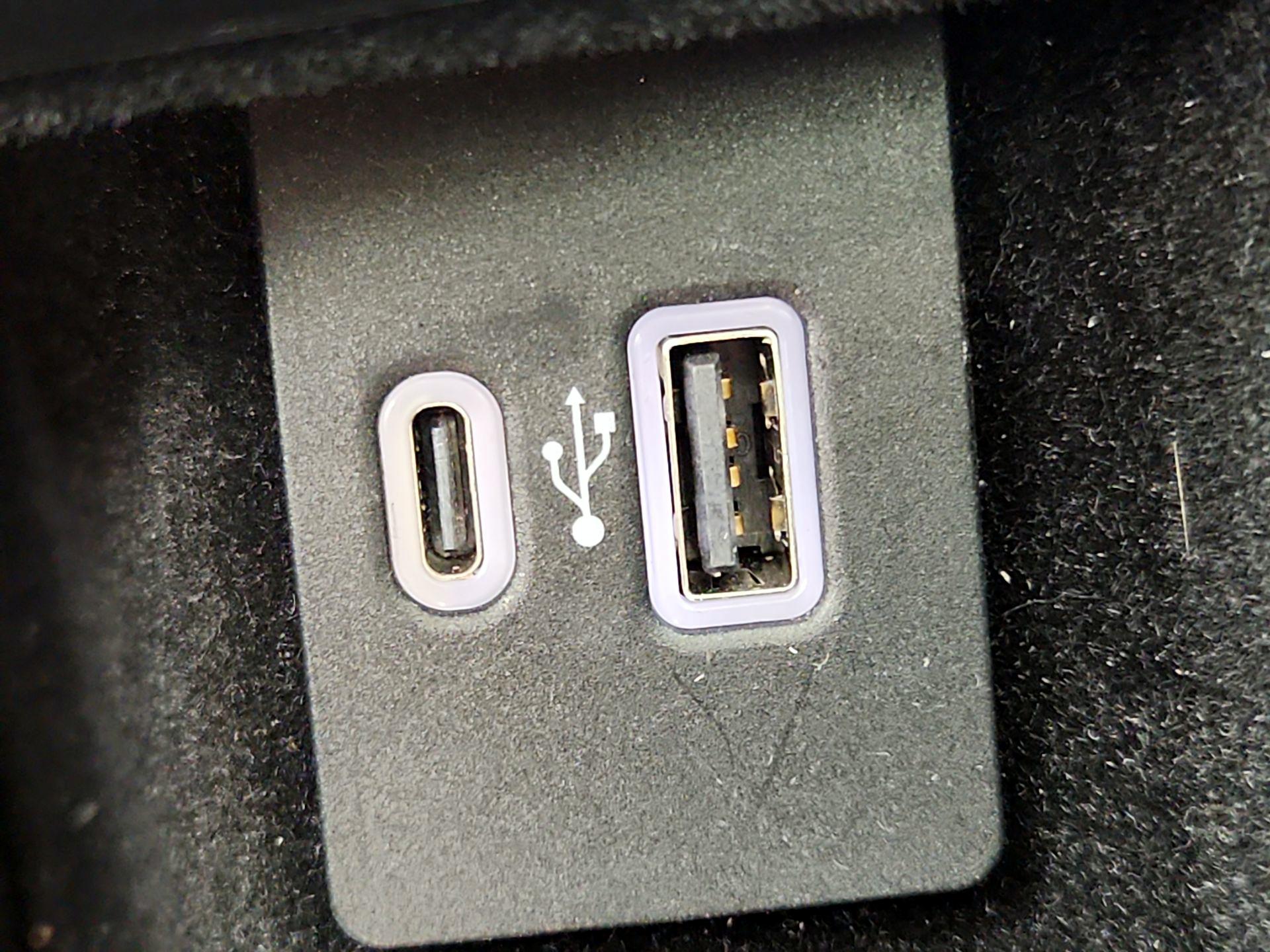 Thumbnail: 2022 Lincoln Nautilus - 18