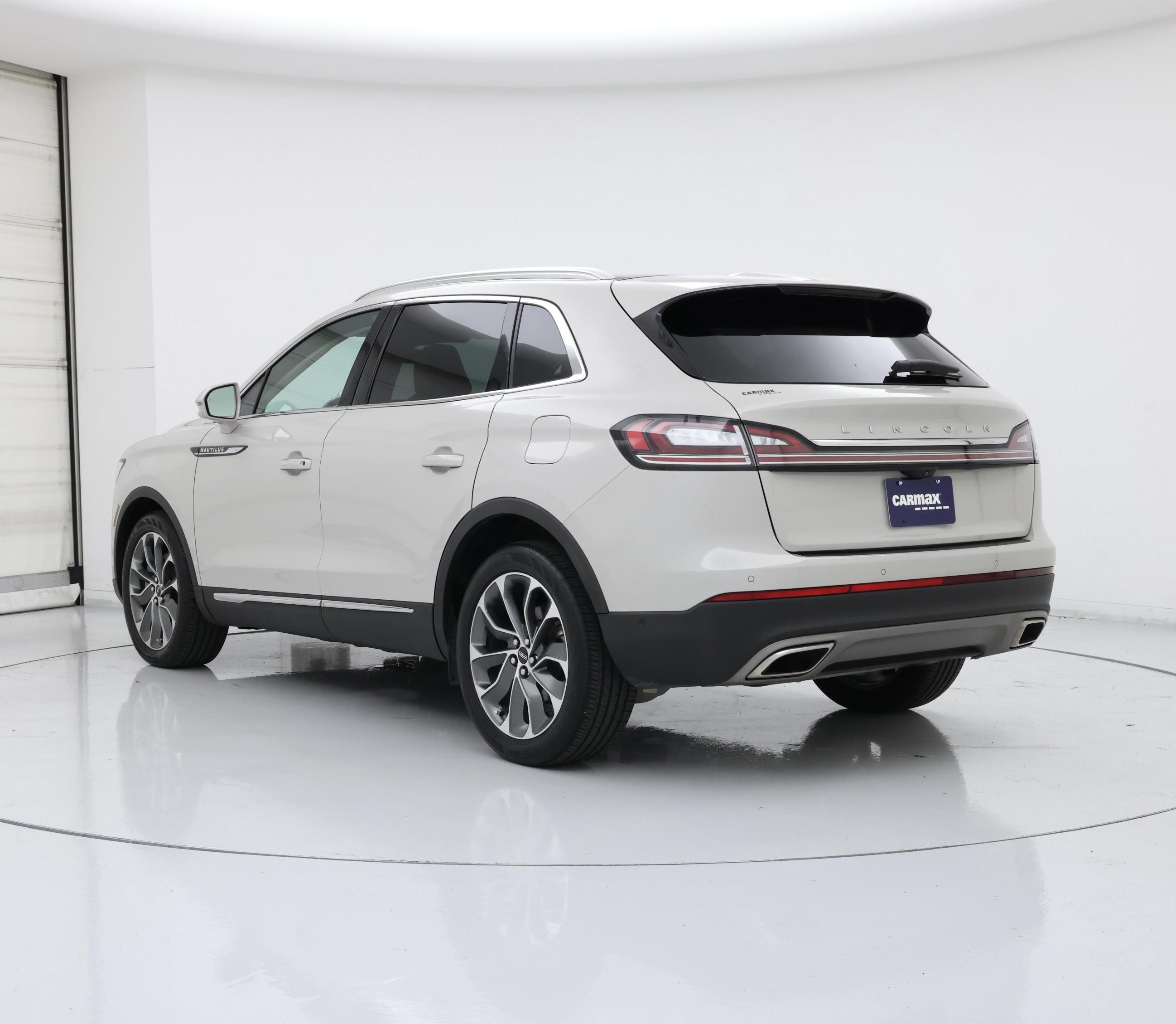 Thumbnail: 2022 Lincoln Nautilus - 2