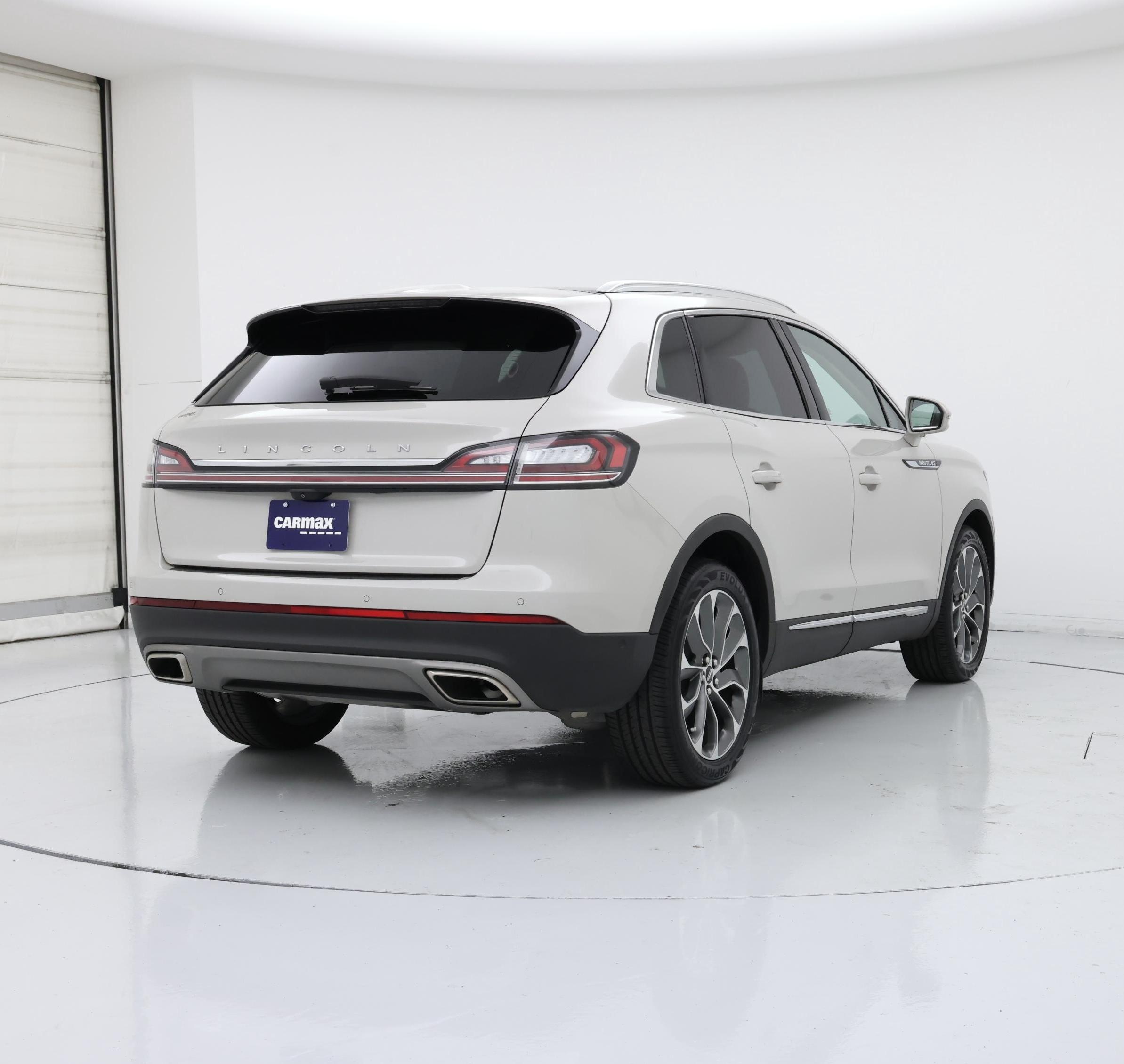 Thumbnail: 2022 Lincoln Nautilus - 8