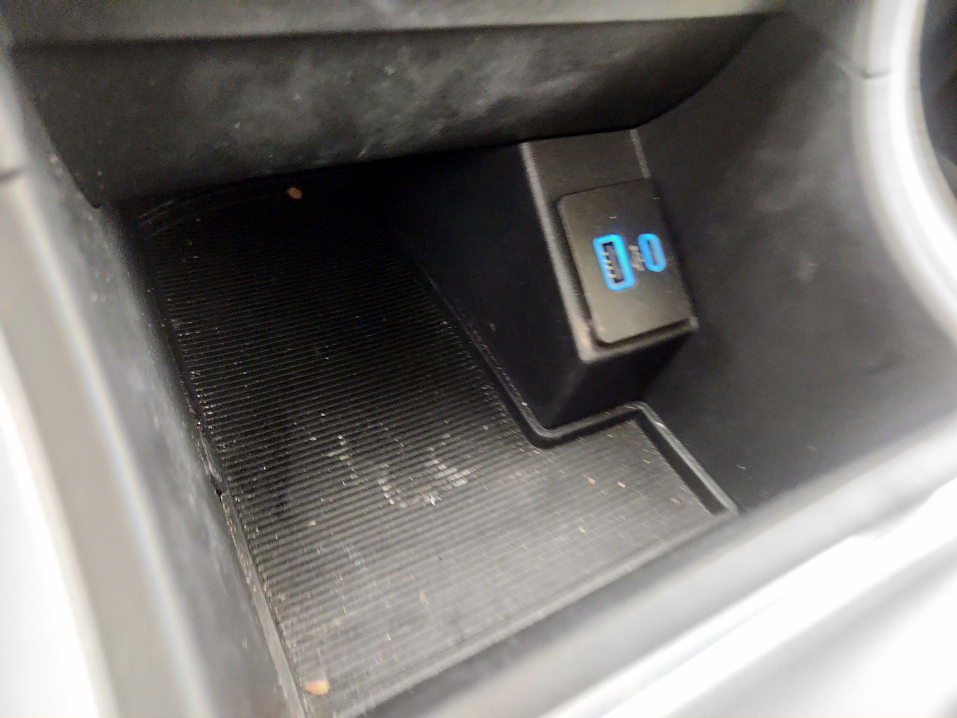 Thumbnail: 2021 Ford Edge - 19