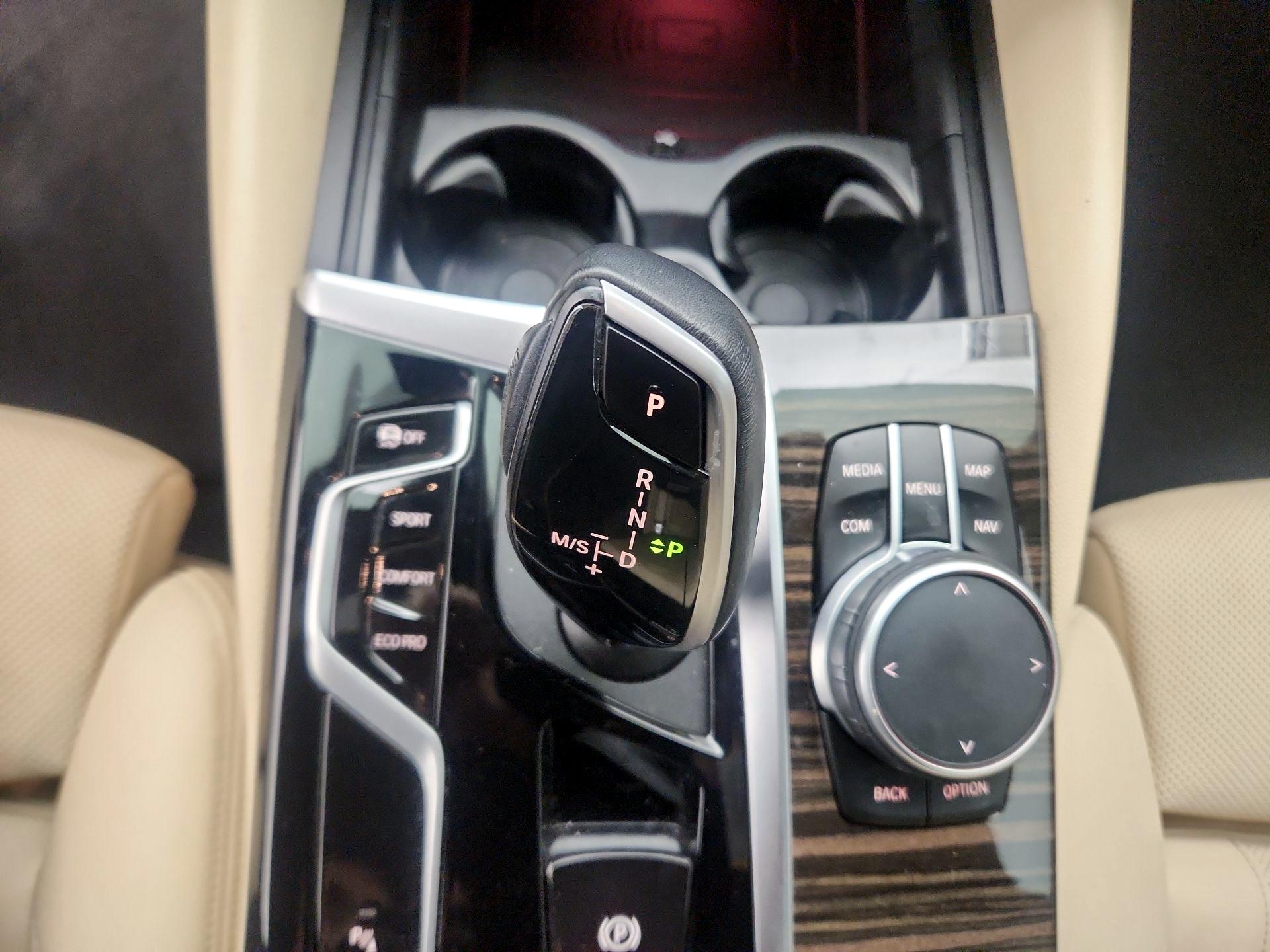 Thumbnail: 2021 BMW 5 Series - 18