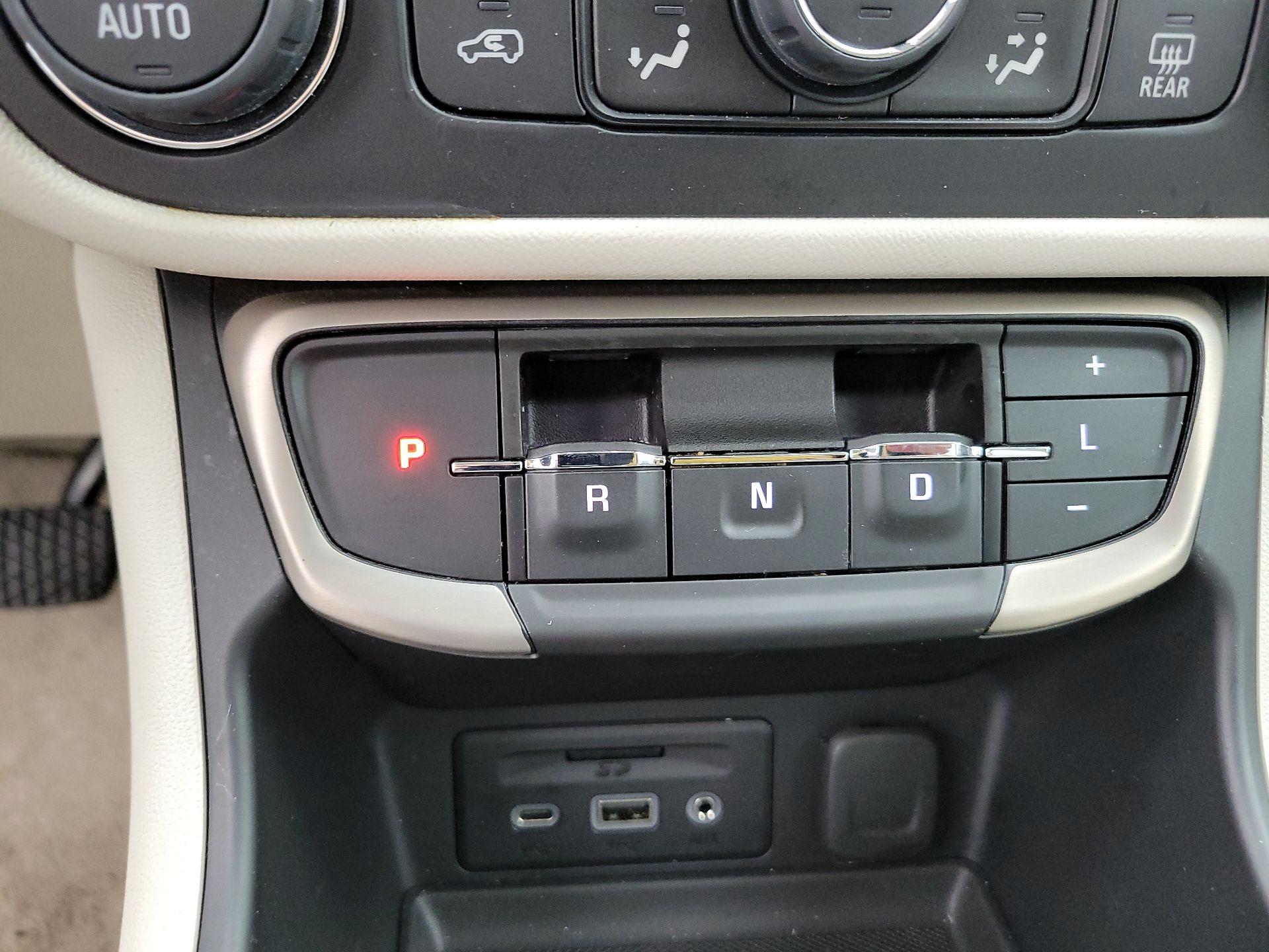 Thumbnail: 2022 GMC Terrain - 17