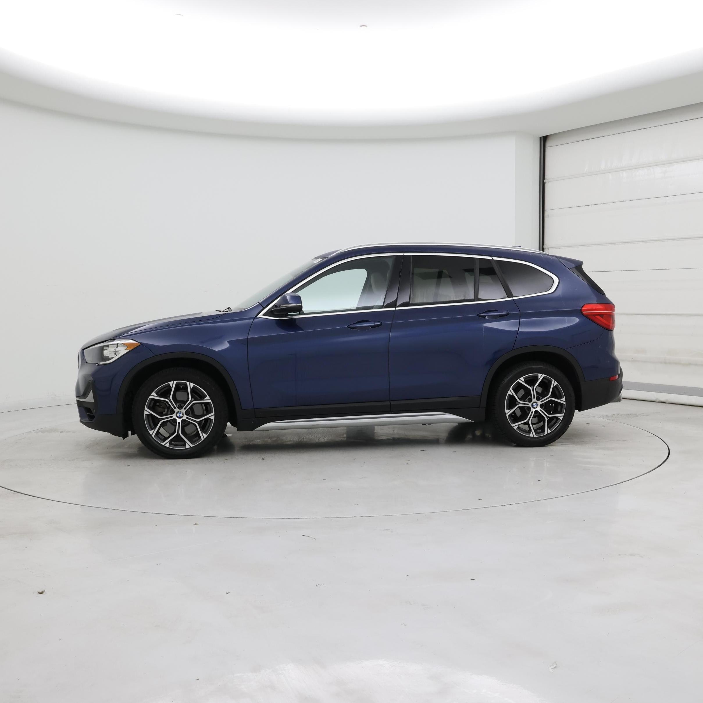 Thumbnail: 2021 BMW X1 - 3