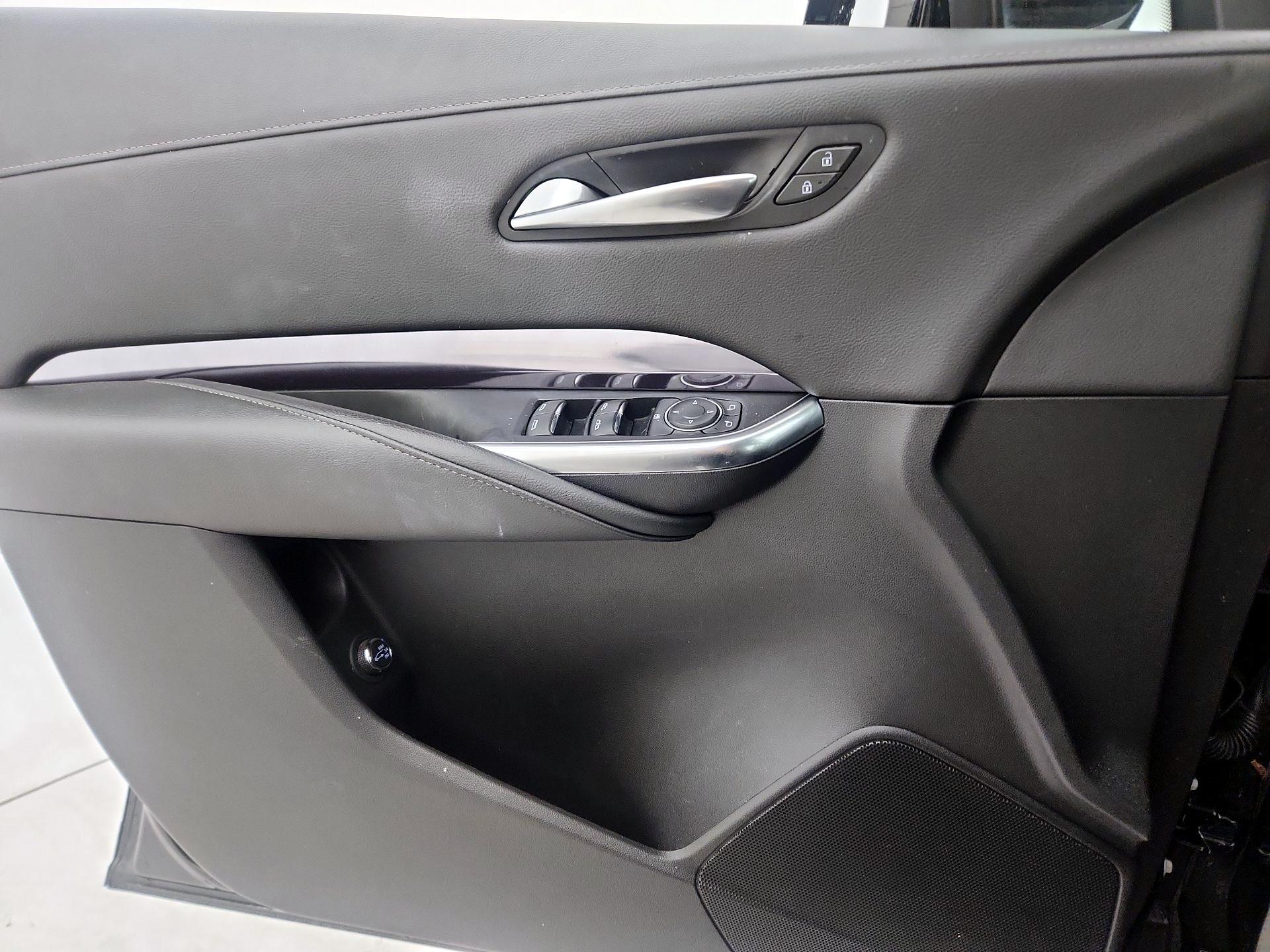 Thumbnail: 2022 Cadillac XT4 - 12