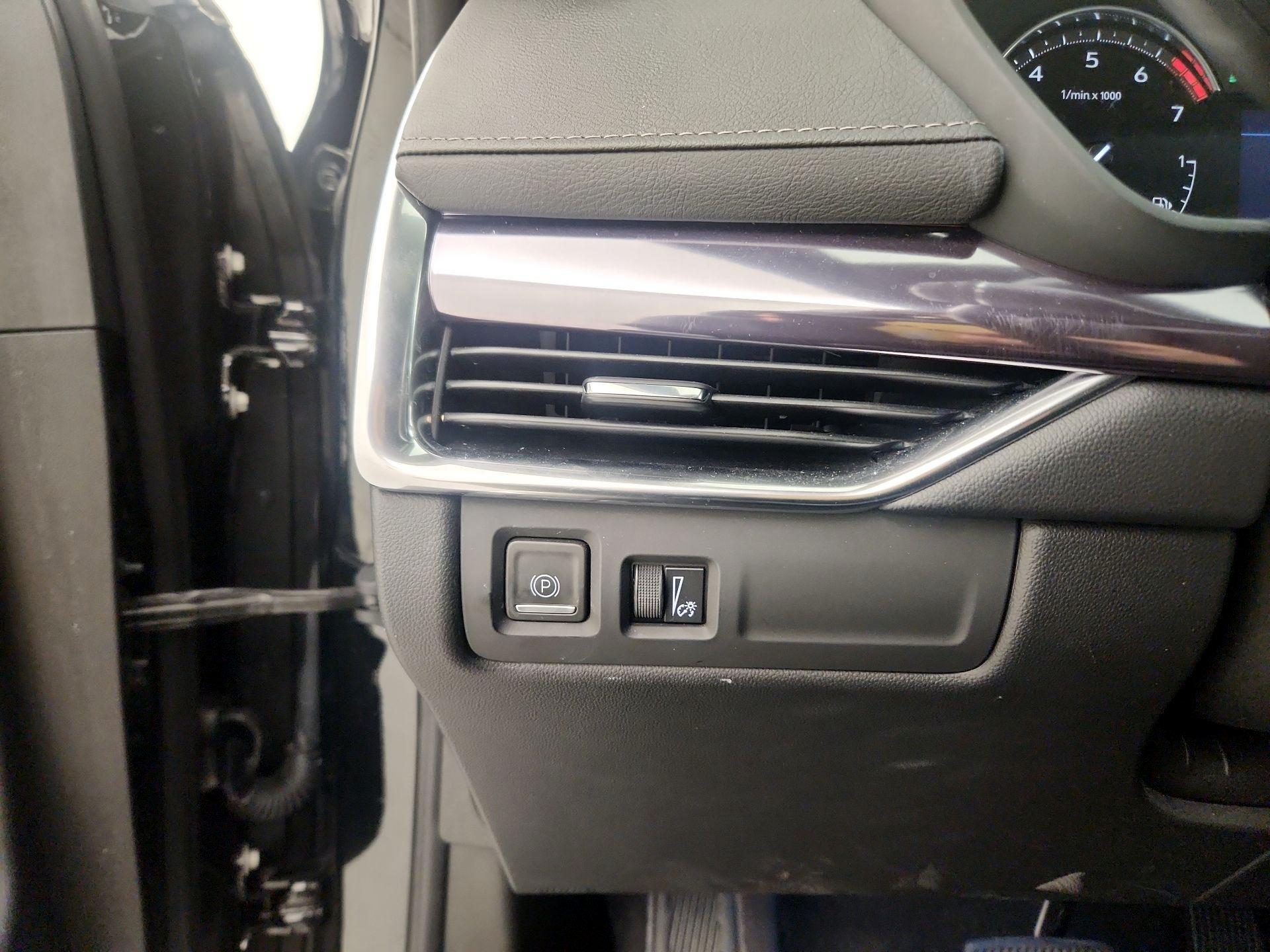 Thumbnail: 2022 Cadillac XT4 - 13