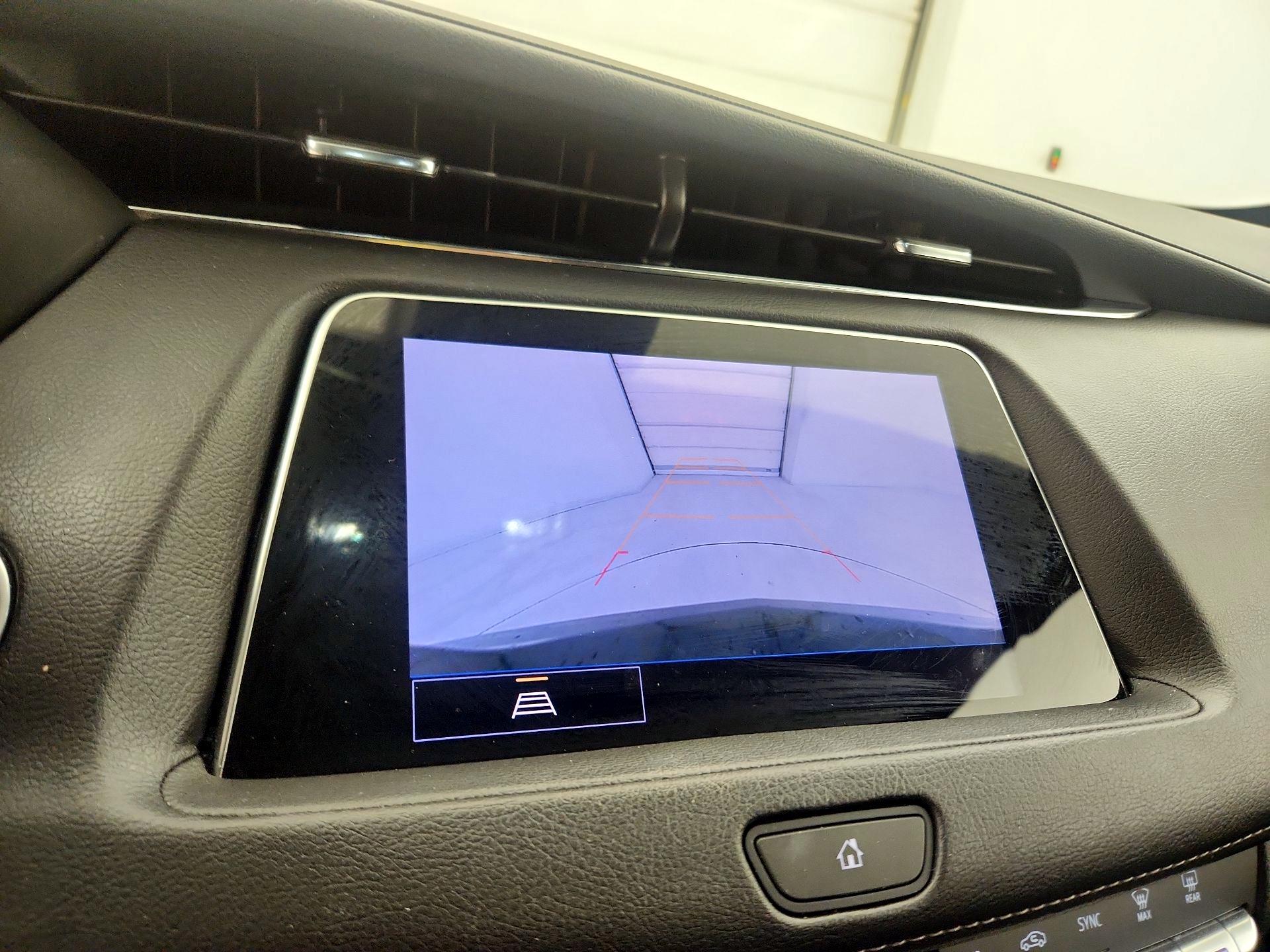 Thumbnail: 2022 Cadillac XT4 - 14