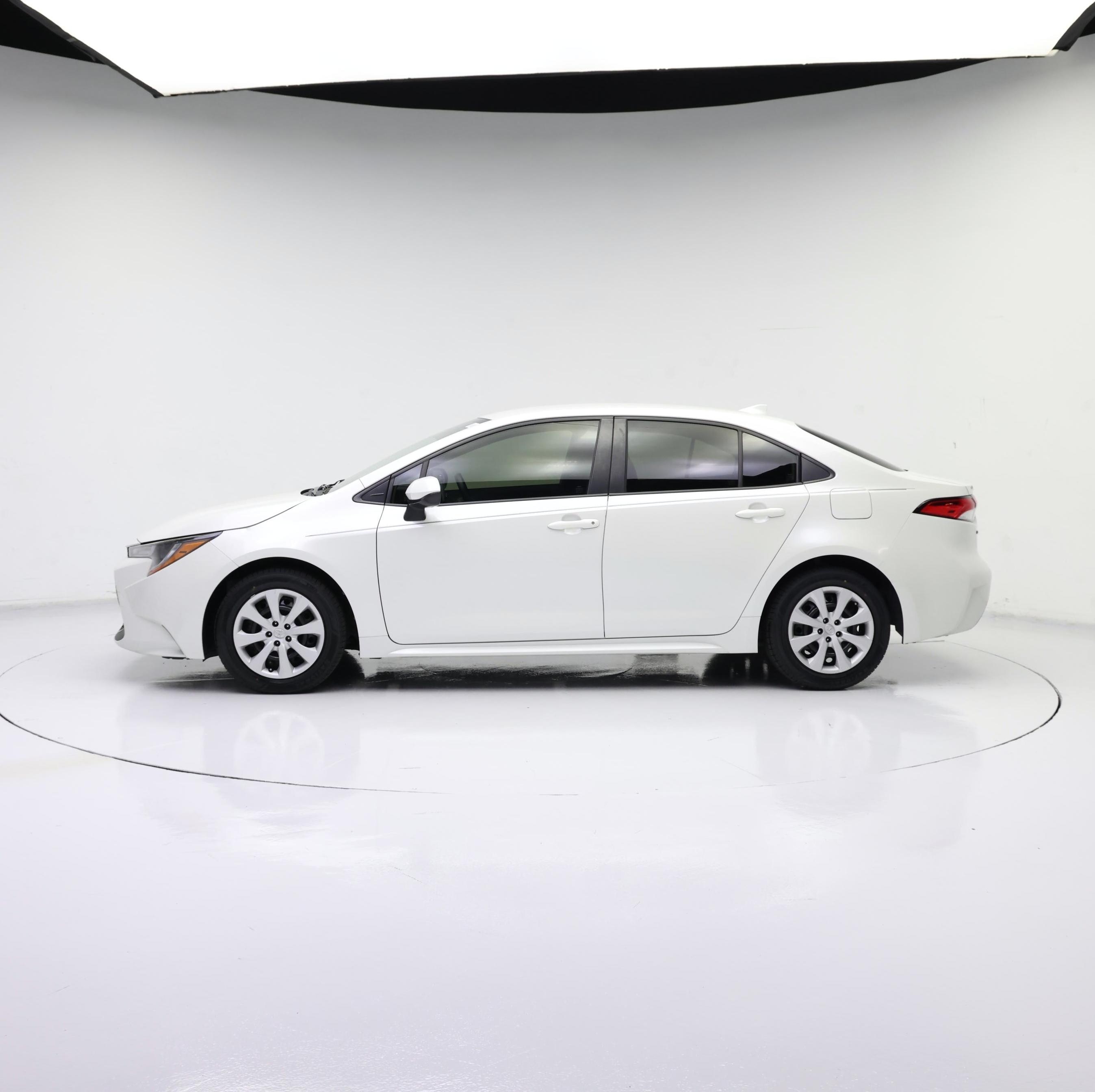 Thumbnail: 2021 Toyota Corolla - 3