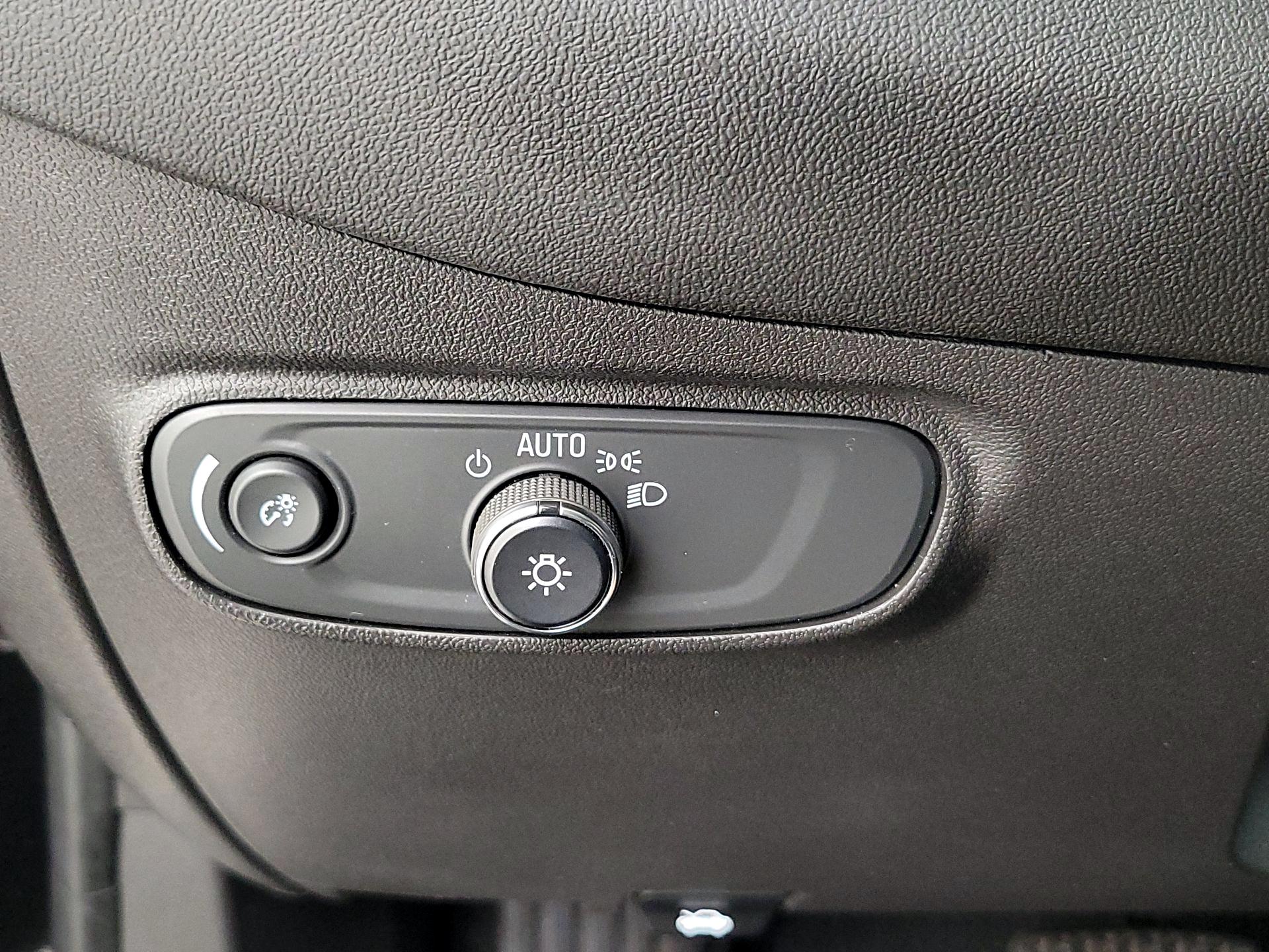 Thumbnail: 2022 Chevrolet Equinox - 13