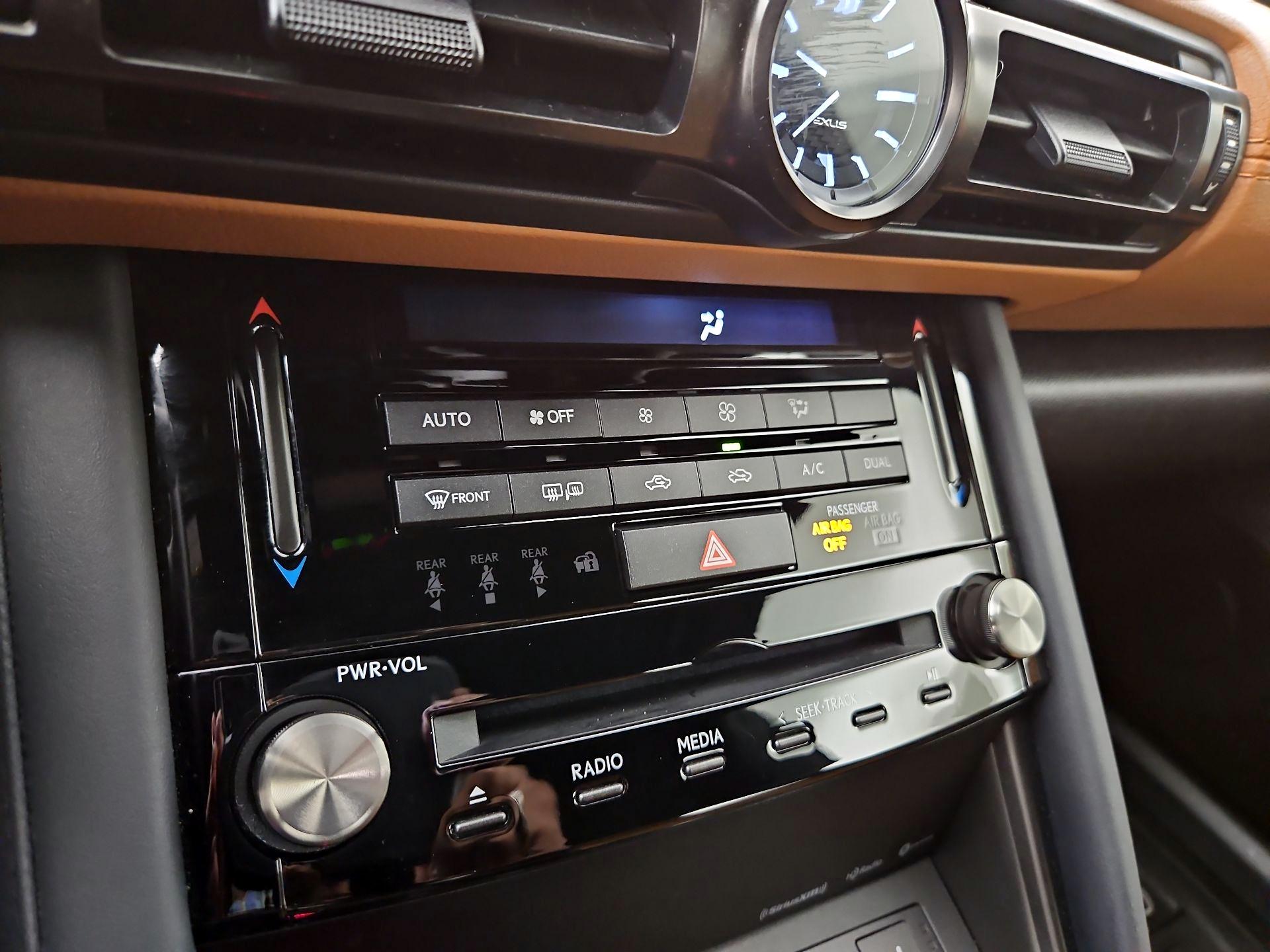 Thumbnail: 2023 Lexus IS - 16