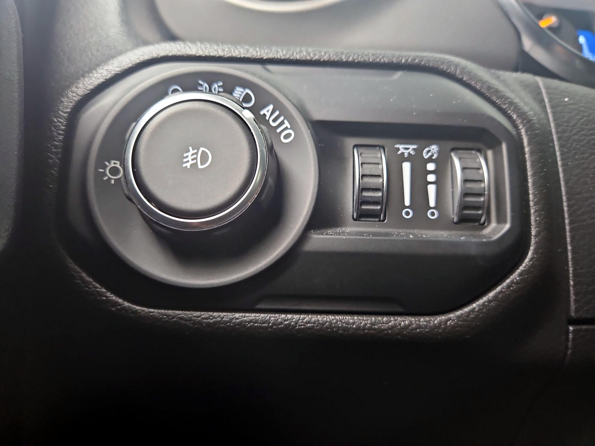 Thumbnail: 2021 Jeep Wrangler - 13