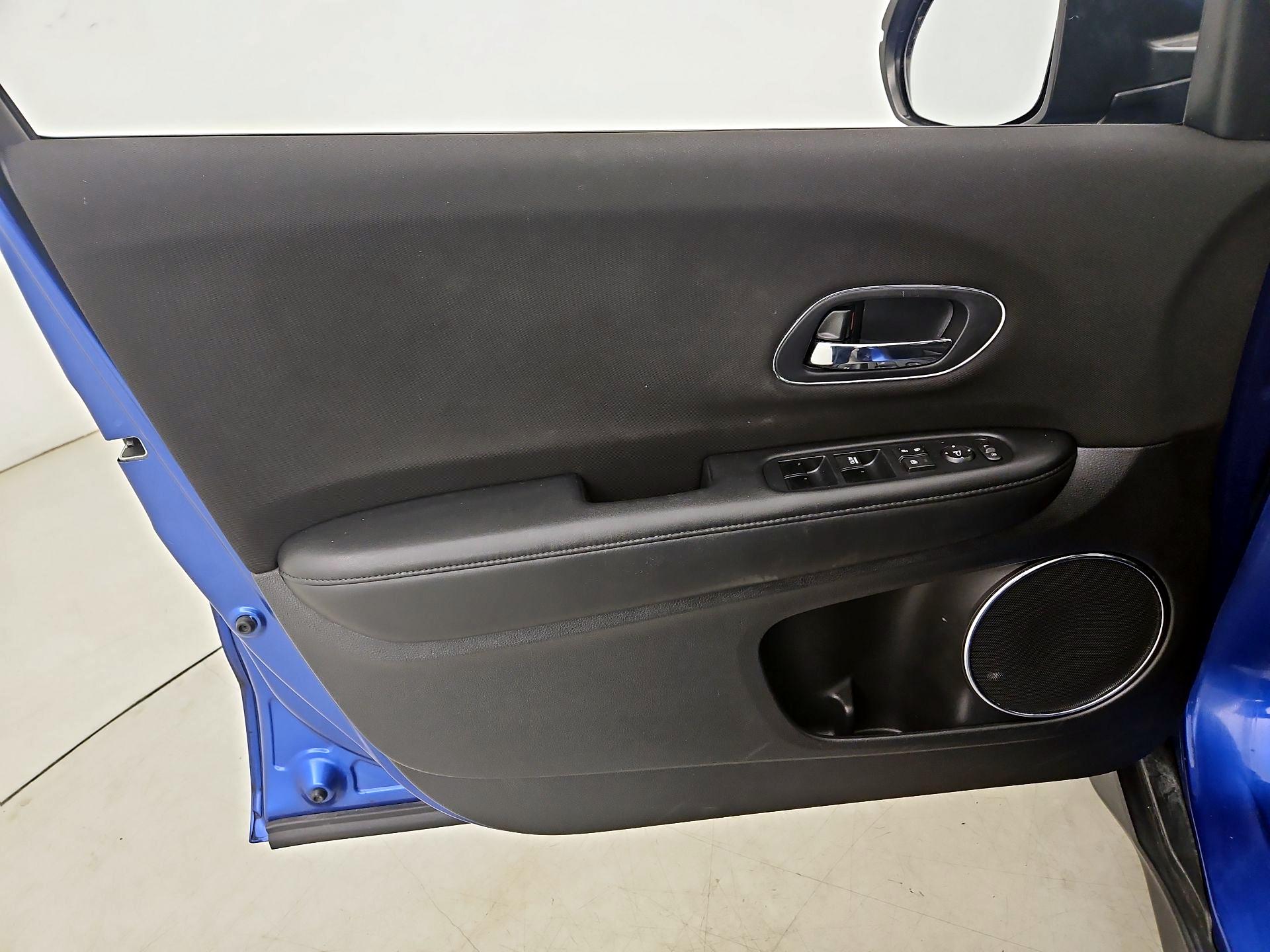 Thumbnail: 2018 Honda HR-V - 12