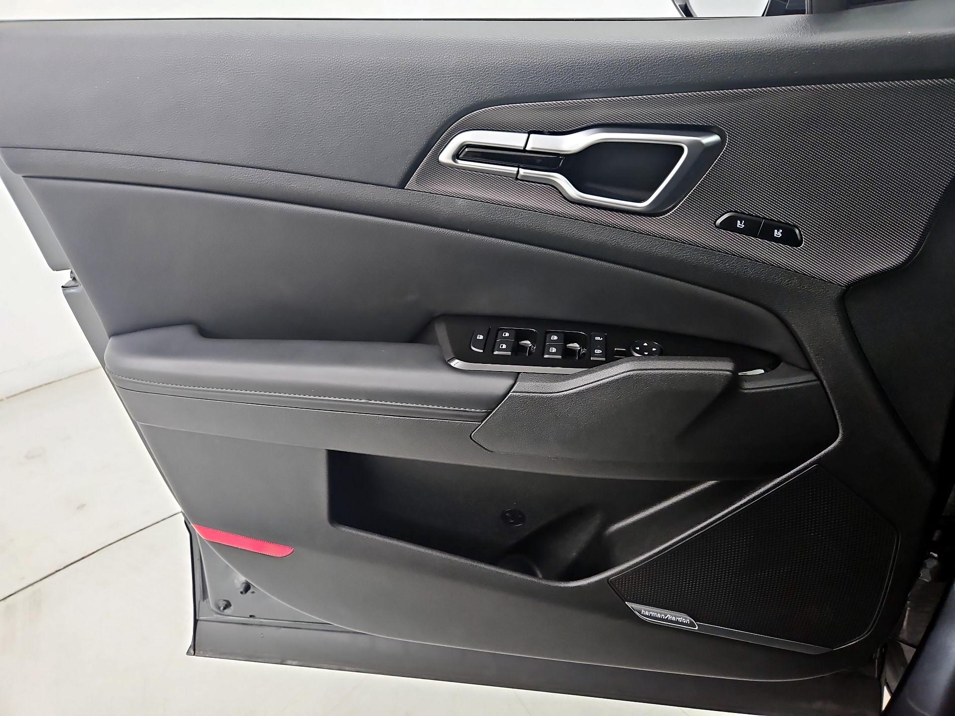 Thumbnail: 2023 Kia Sportage - 12