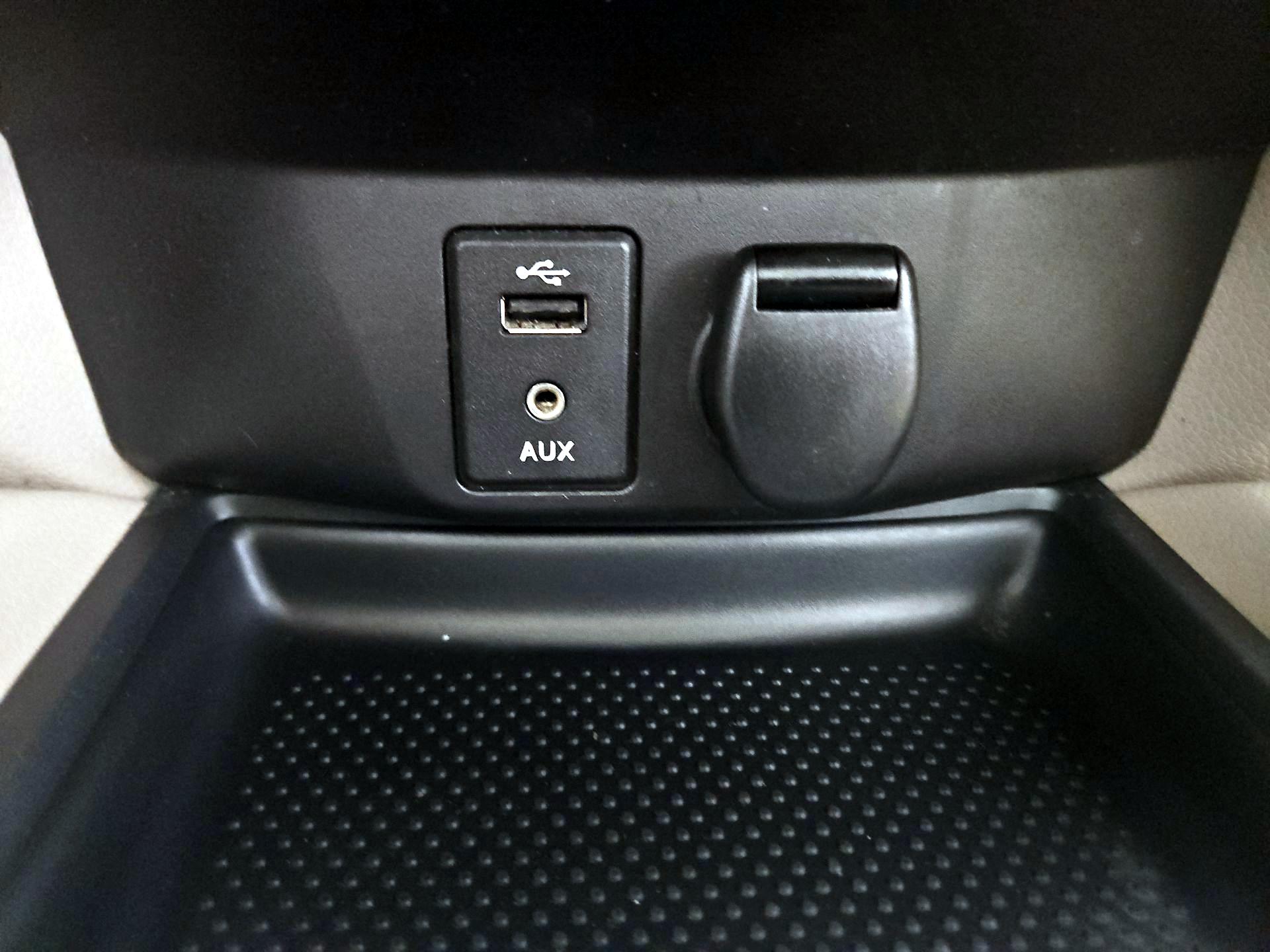 Thumbnail: 2015 Nissan Rogue - 19