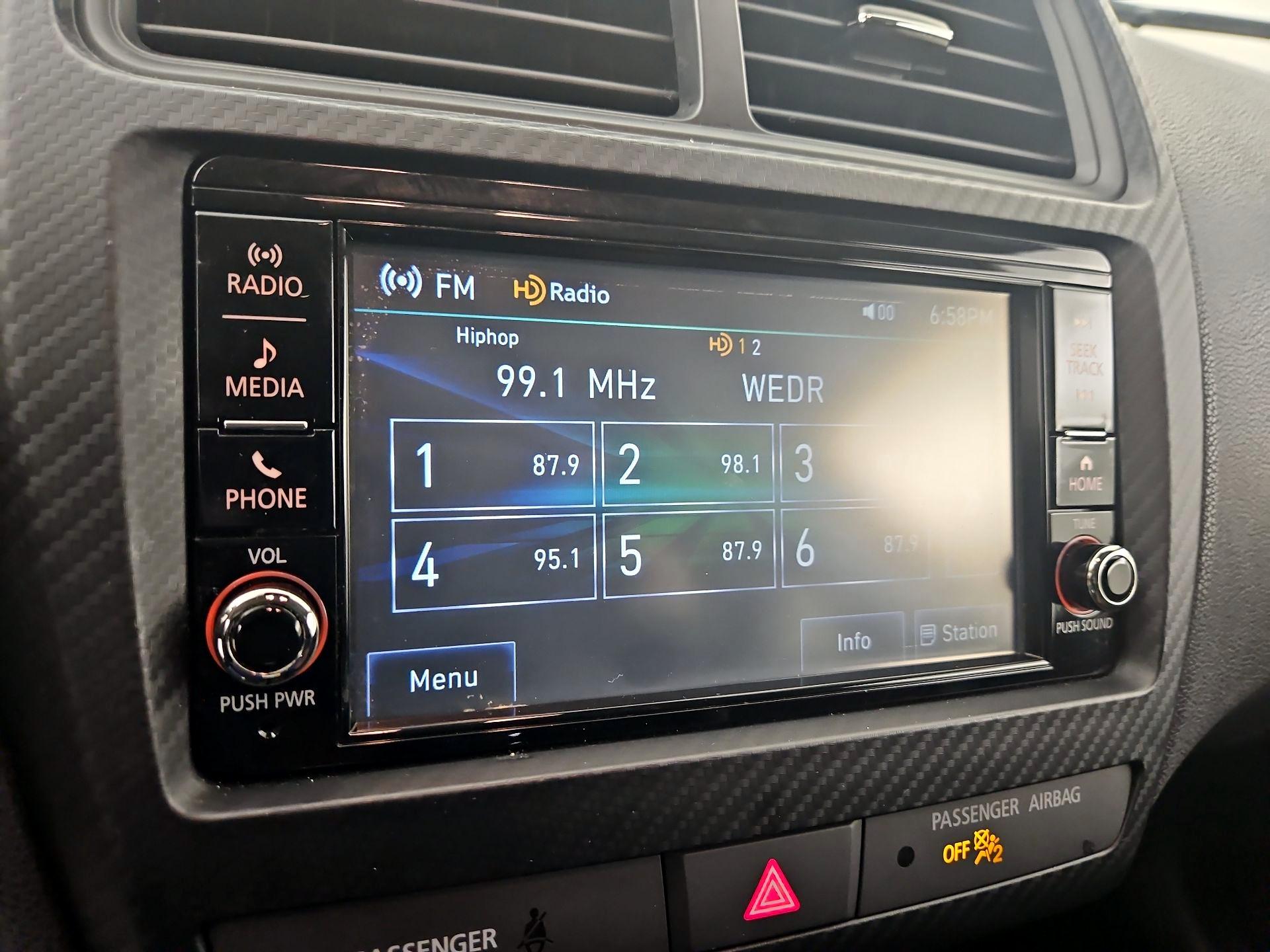 Thumbnail: 2021 Mitsubishi Outlander Sport - 14