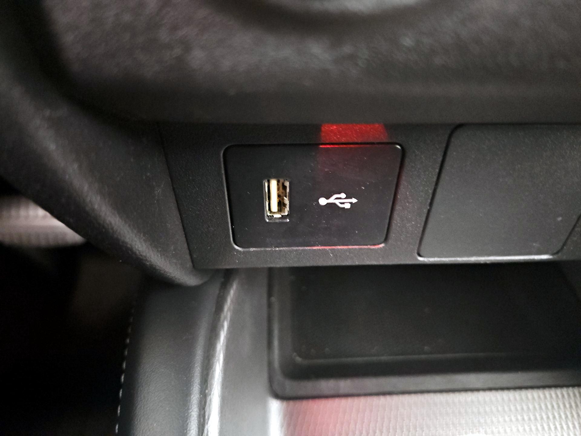 Thumbnail: 2021 Mitsubishi Outlander Sport - 17