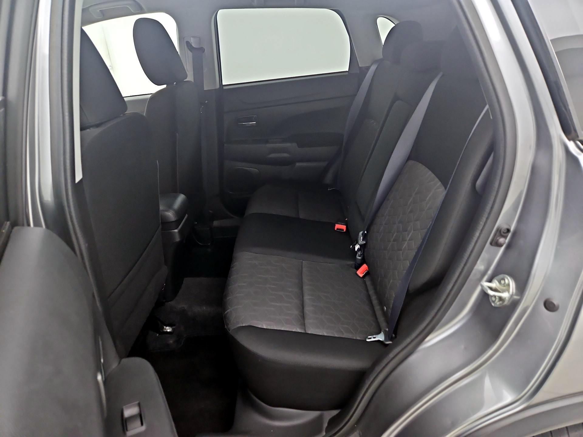 Thumbnail: 2021 Mitsubishi Outlander Sport - 18