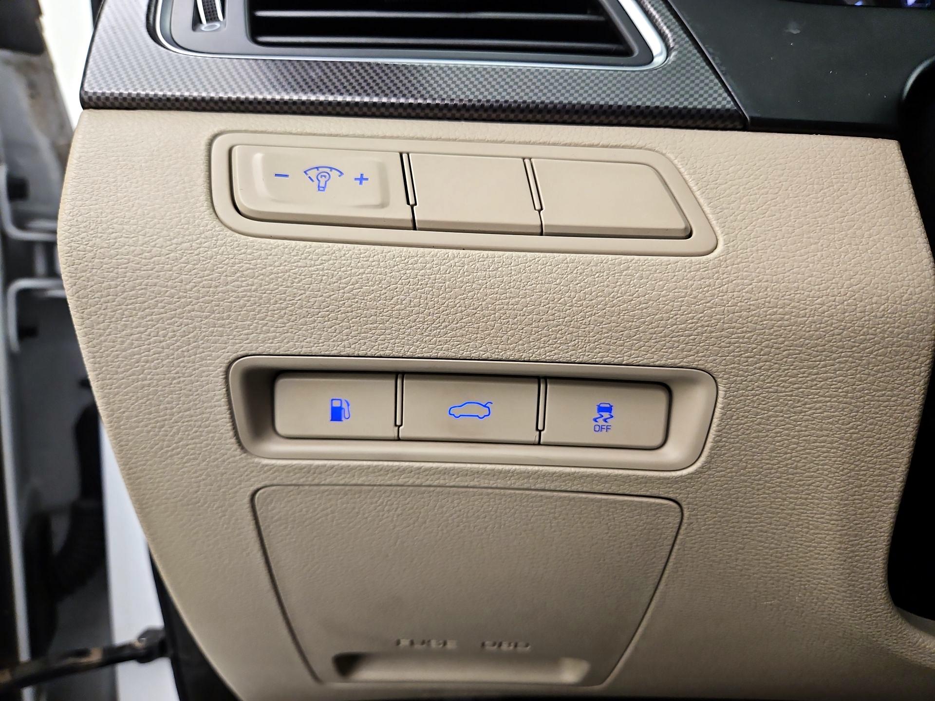 Thumbnail: 2015 Hyundai Sonata - 13