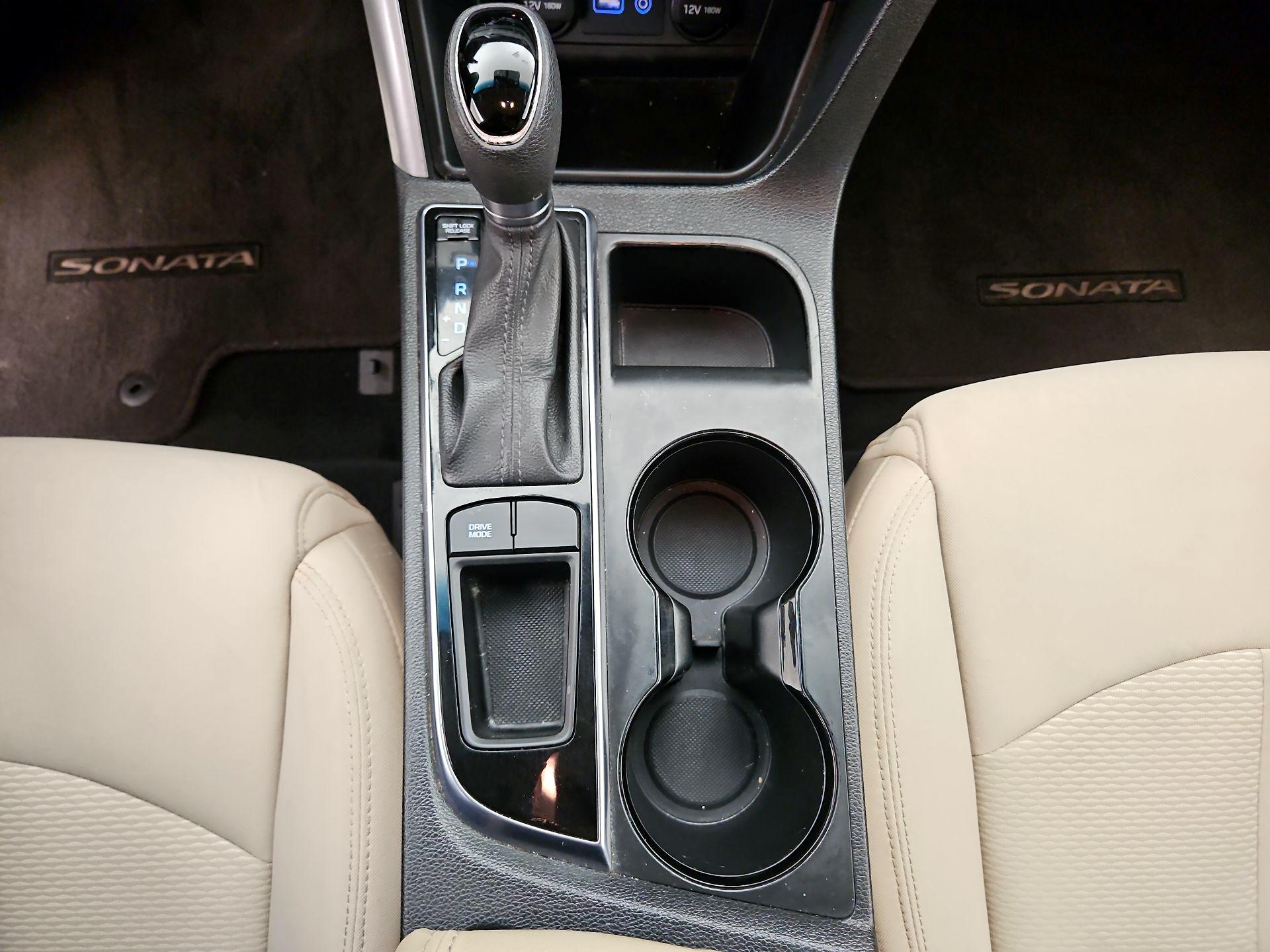 Thumbnail: 2015 Hyundai Sonata - 17