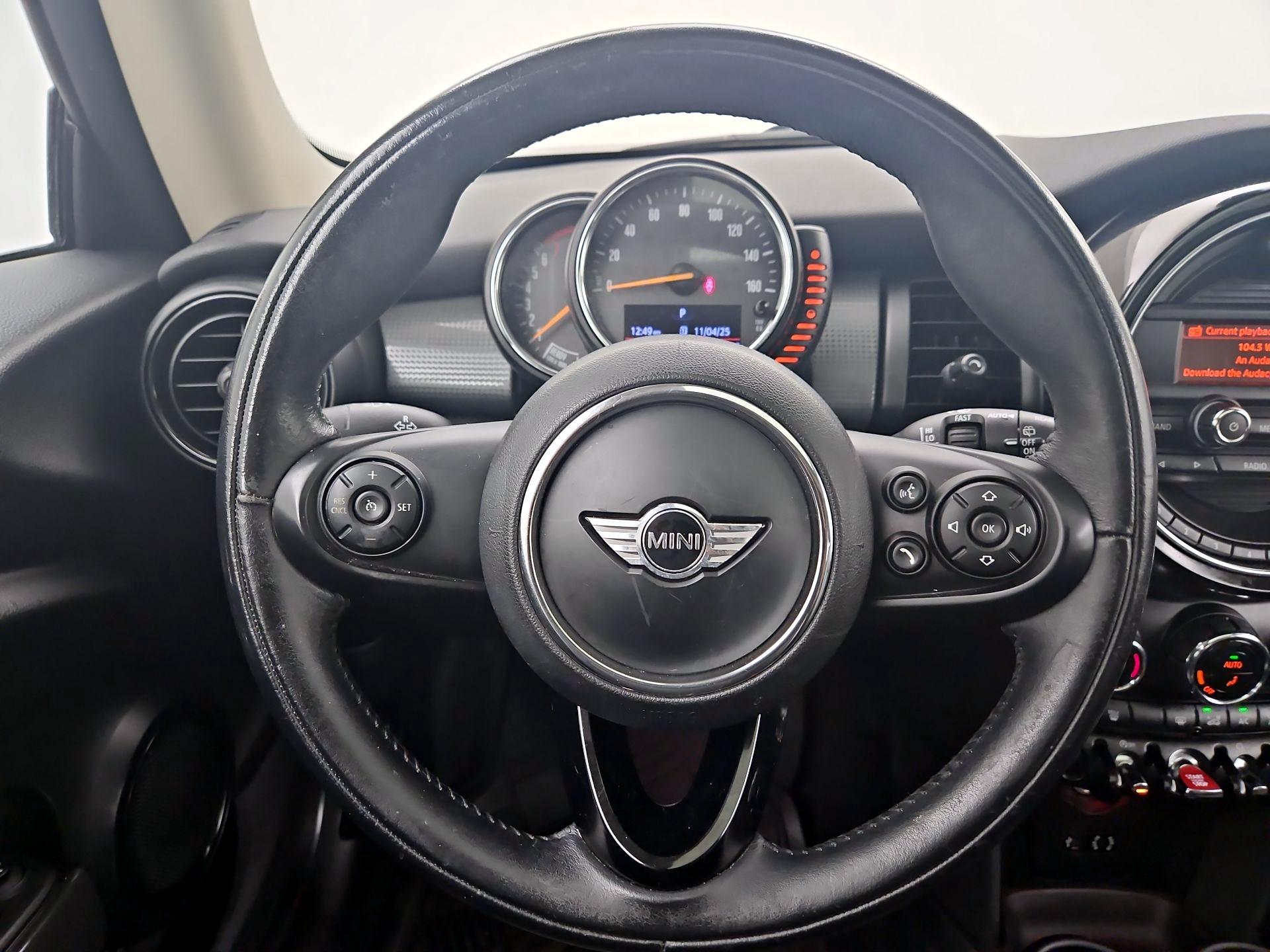Thumbnail: 2016 MINI Cooper Hardtop - 10