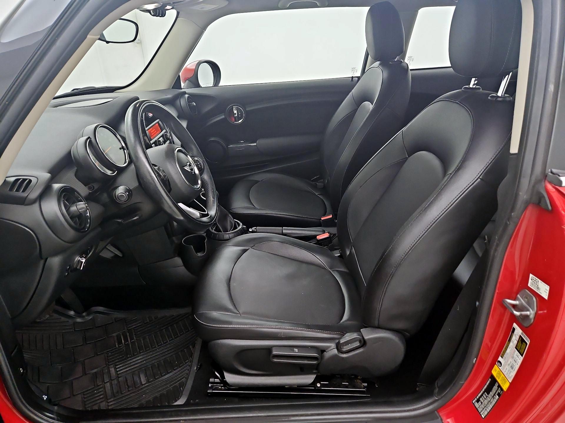 Thumbnail: 2016 MINI Cooper Hardtop - 11