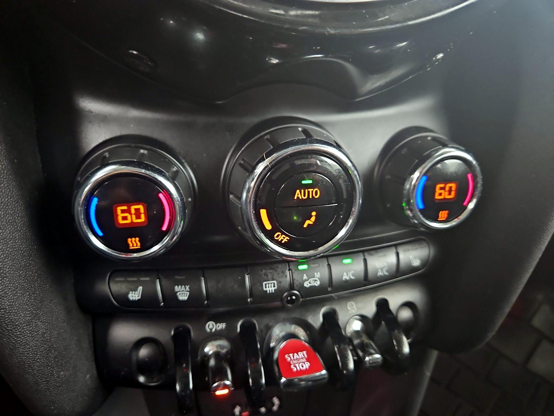 Thumbnail: 2016 MINI Cooper Hardtop - 15