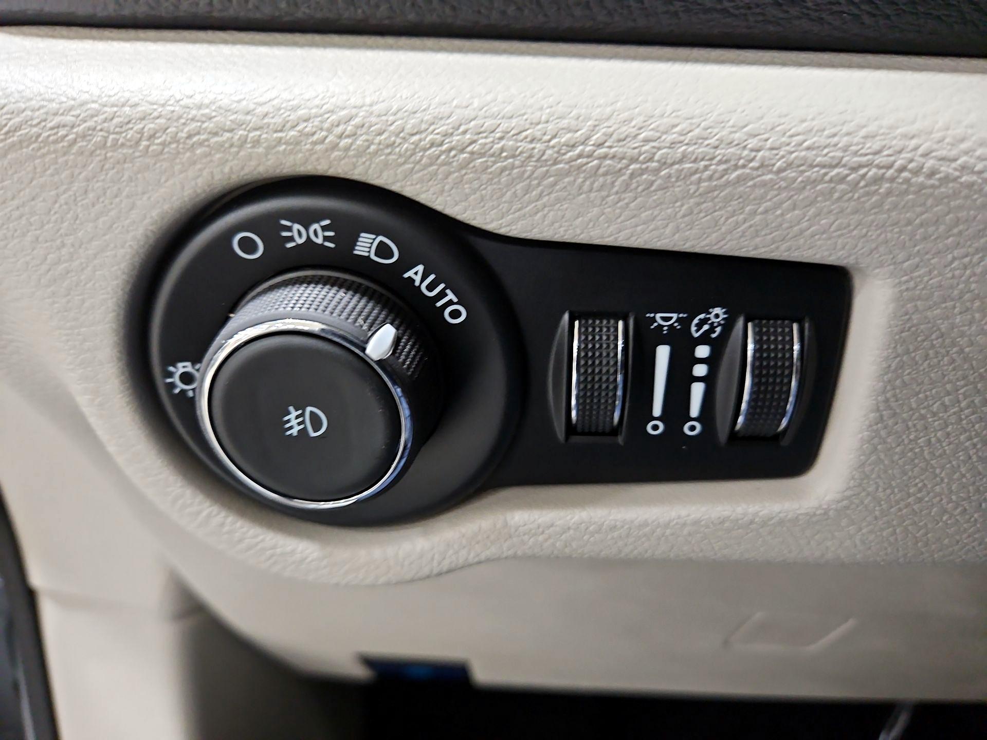 Thumbnail: 2024 Chrysler Pacifica - 13