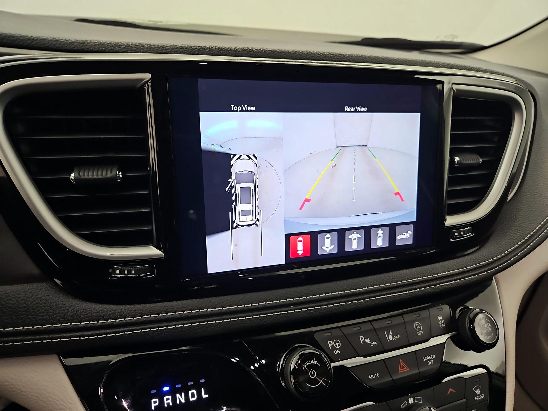 Thumbnail: 2024 Chrysler Pacifica - 14