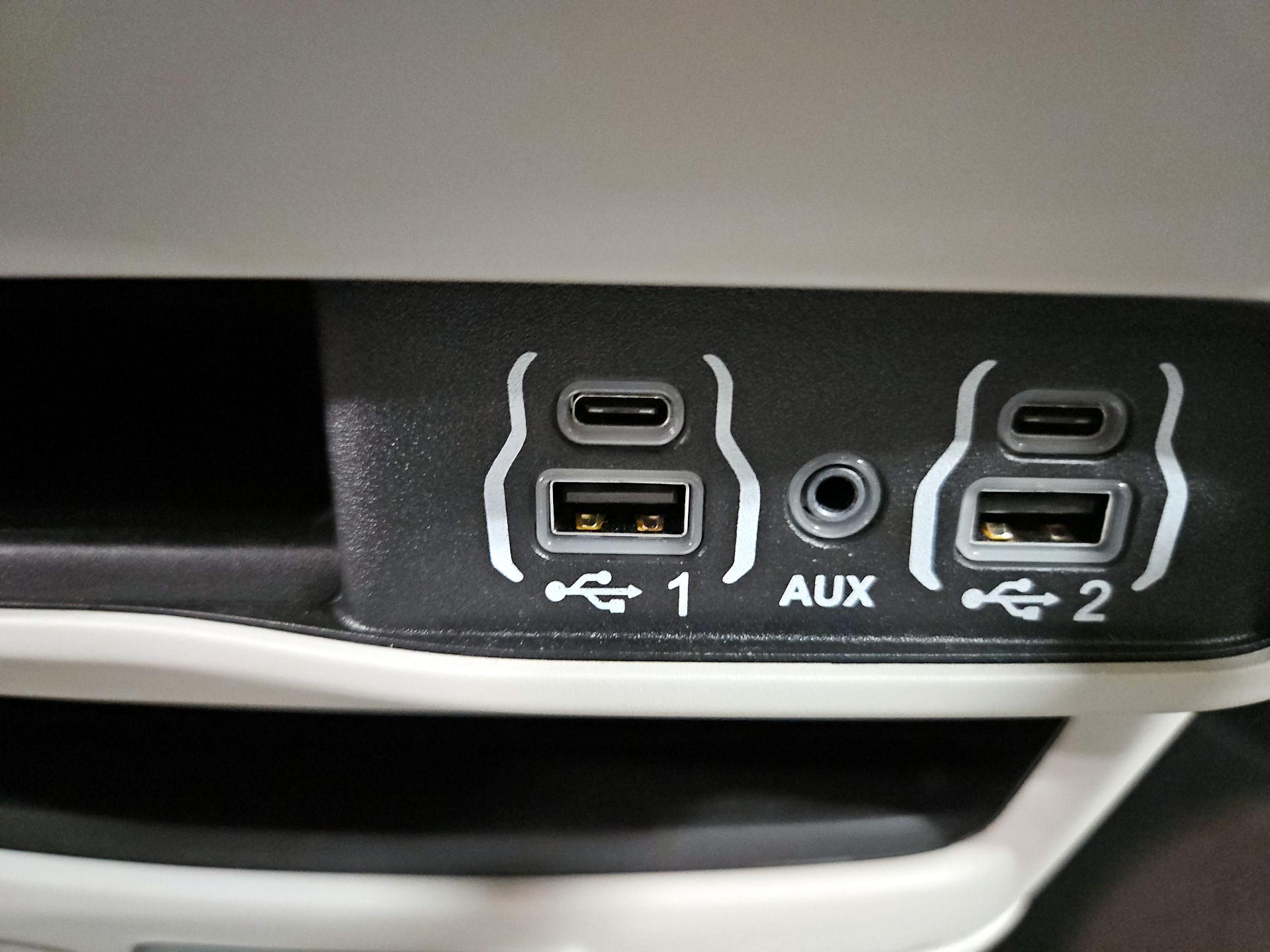 Thumbnail: 2024 Chrysler Pacifica - 18